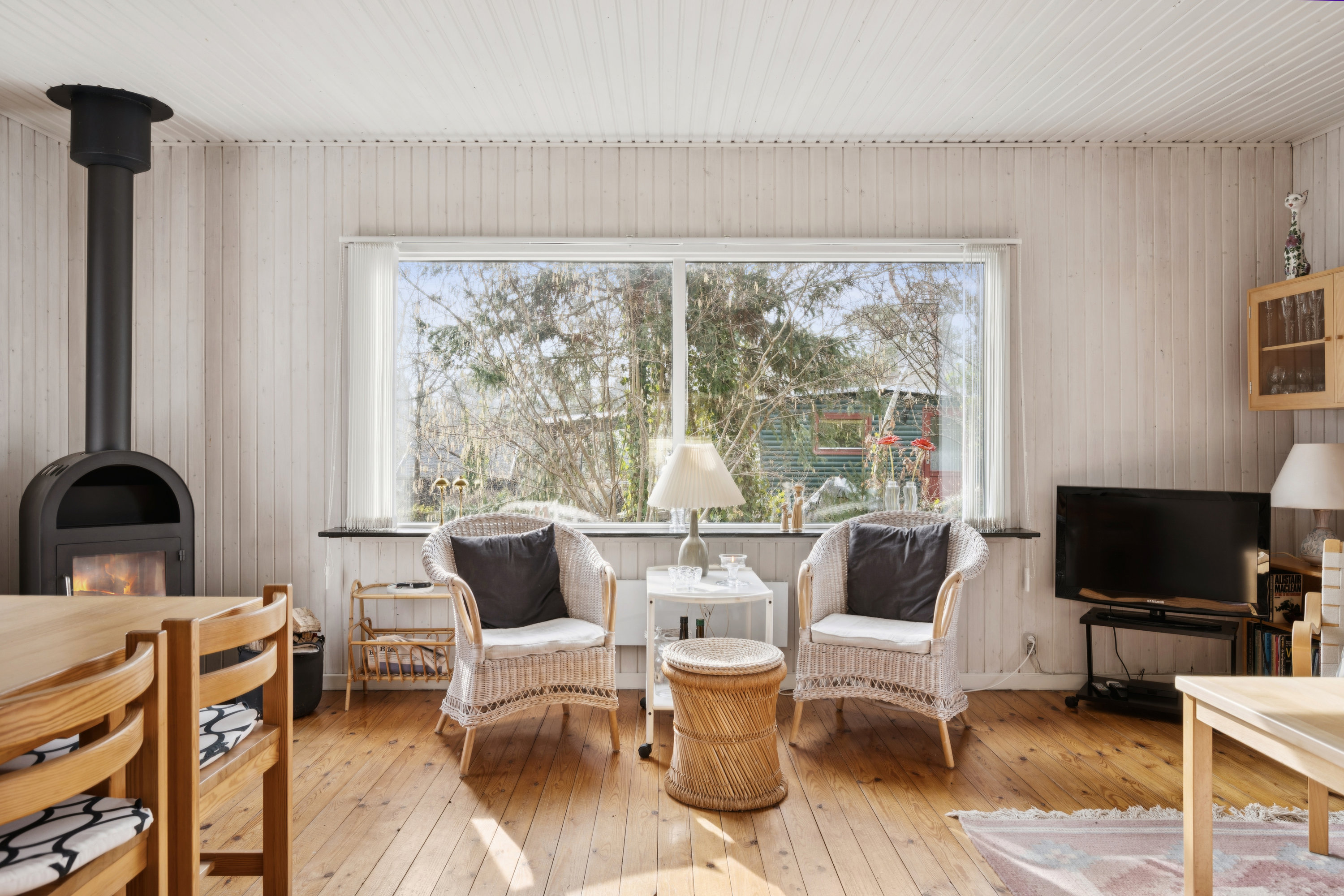 Fremhævet stue billede i fuldskærmstilstand. Billede af Klithøj 20, Dejret Klit, 8420 Knebel