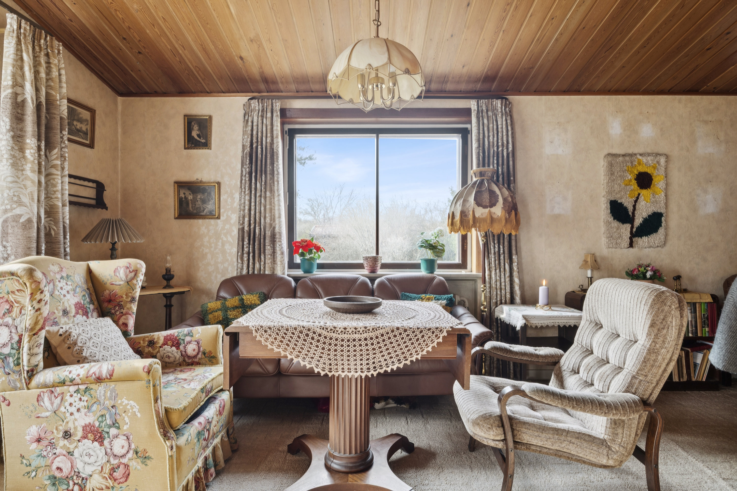 Fremhævet stue billede i fuldskærmstilstand. Billede af Elmevænget 7, 4600 Køge