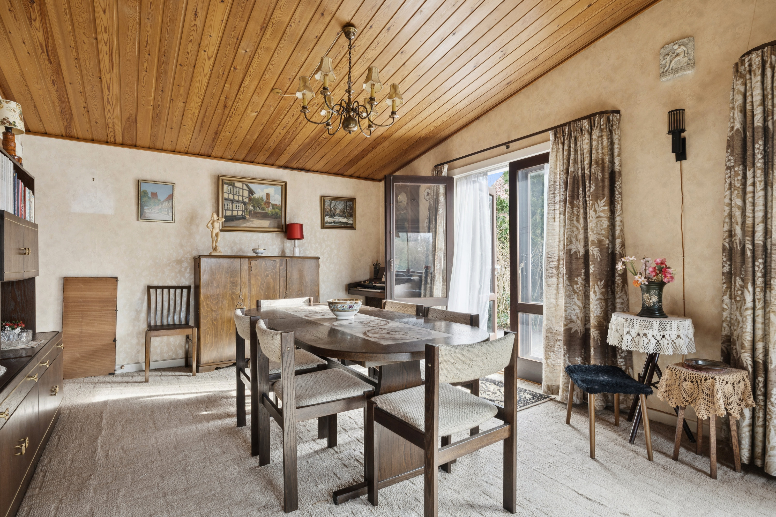 Fremhævet stue billede i fuldskærmstilstand. Billede af Elmevænget 7, 4600 Køge