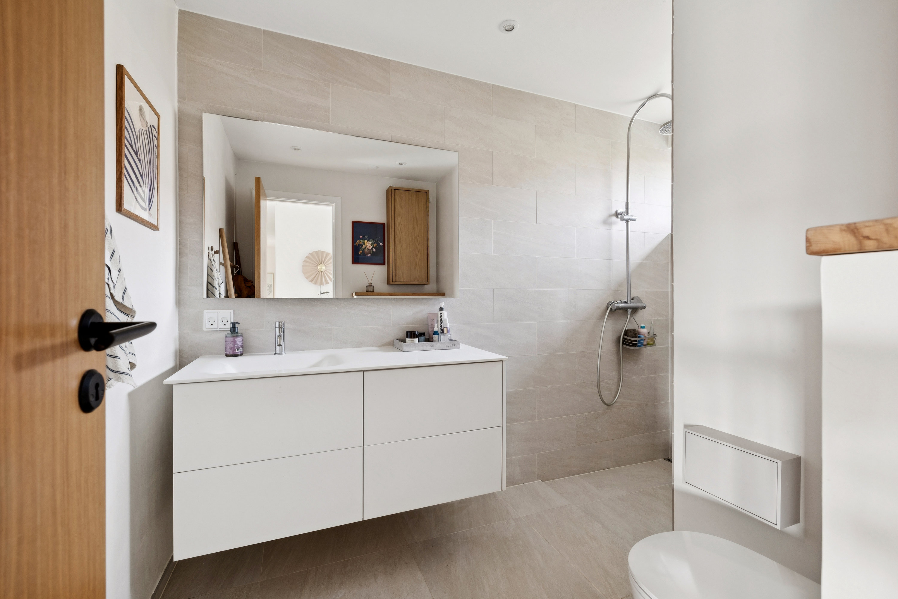 Fremhævet badeværelse billede i fuldskærmstilstand. Billede af Poppelvej 6, 8660 Skanderborg