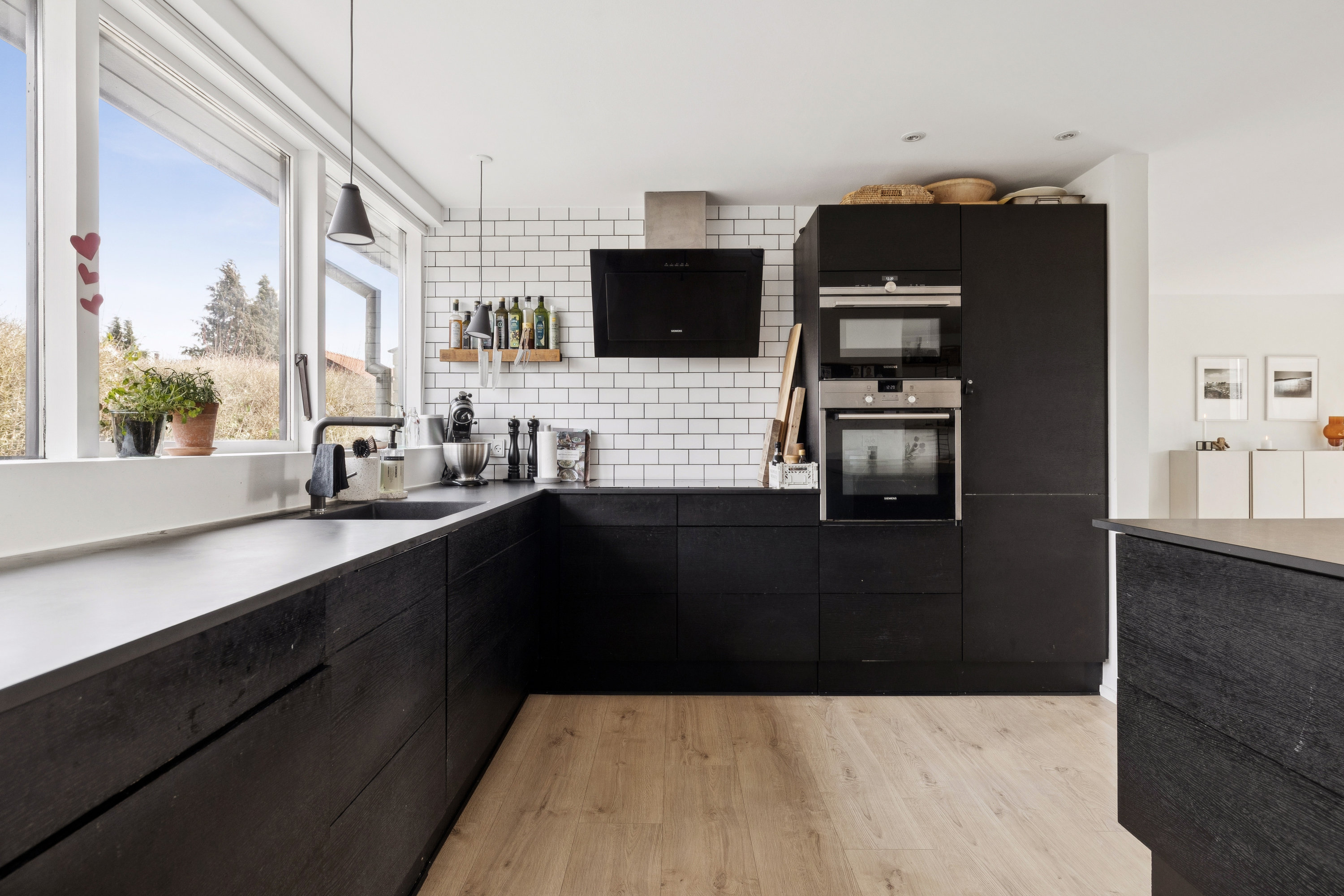 Fremhævet køkken billede i fuldskærmstilstand. Billede af Poppelvej 6, 8660 Skanderborg