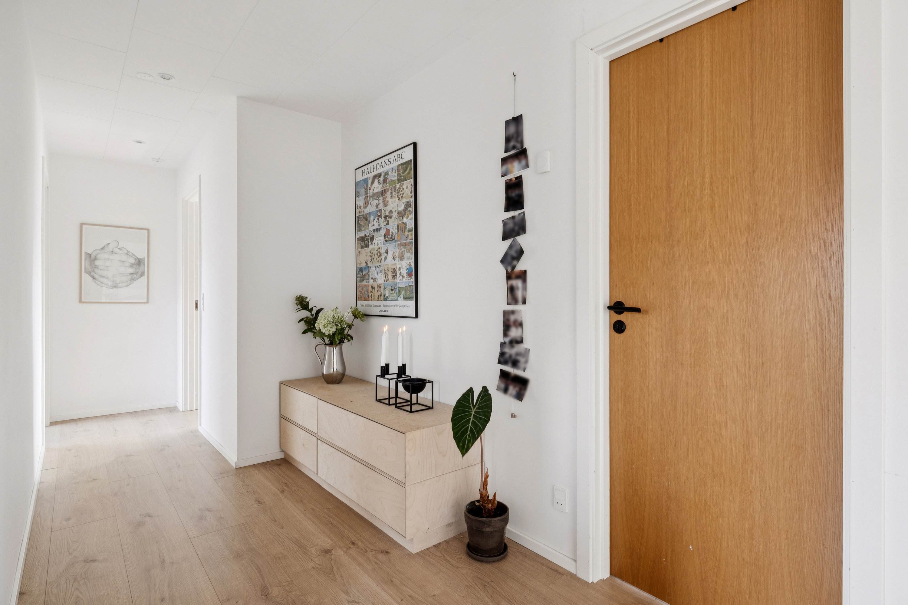 Fremhævet gang billede i fuldskærmstilstand. Billede af Poppelvej 6, 8660 Skanderborg