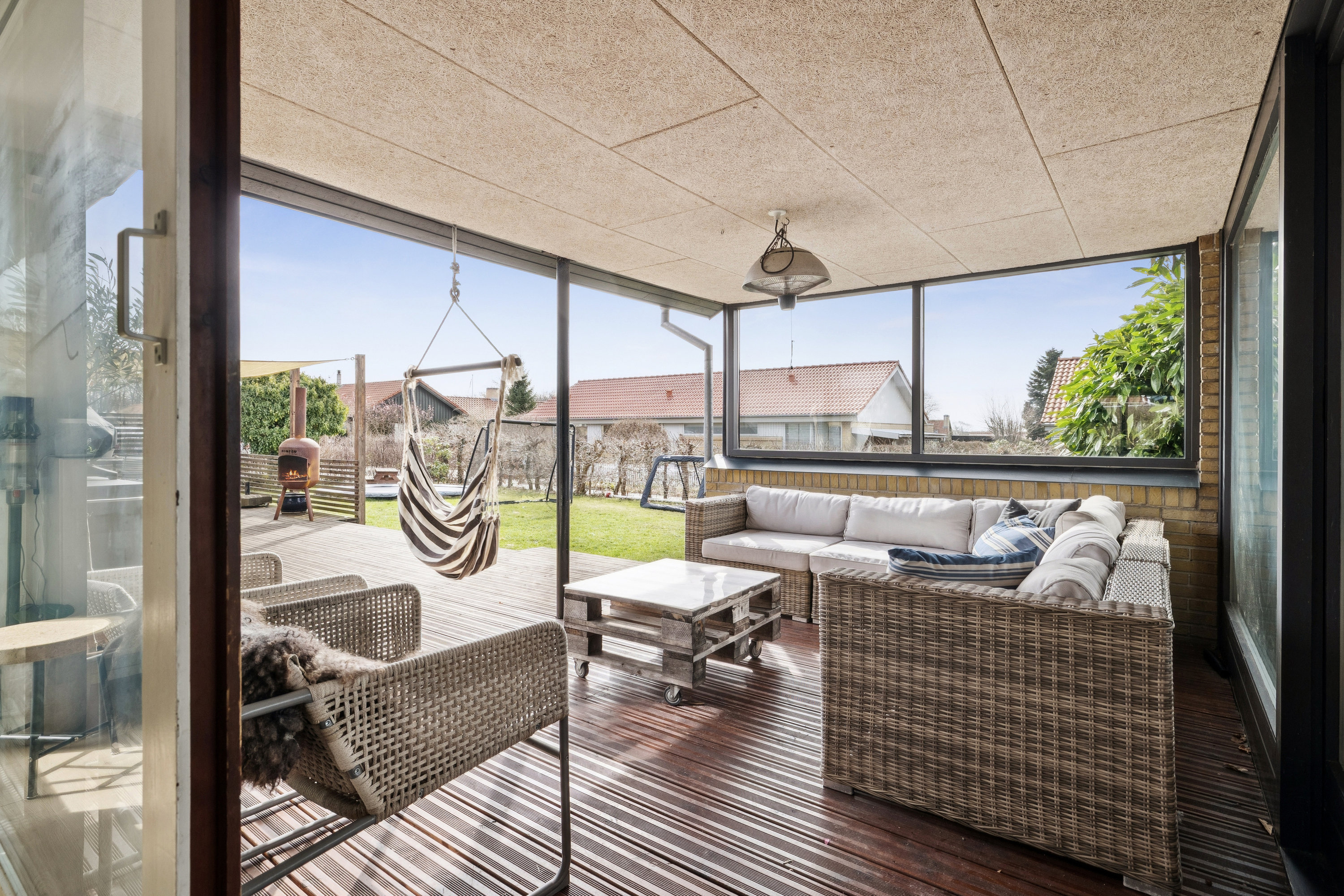 Fremhævet terrasse billede i fuldskærmstilstand. Billede af Poppelvej 6, 8660 Skanderborg