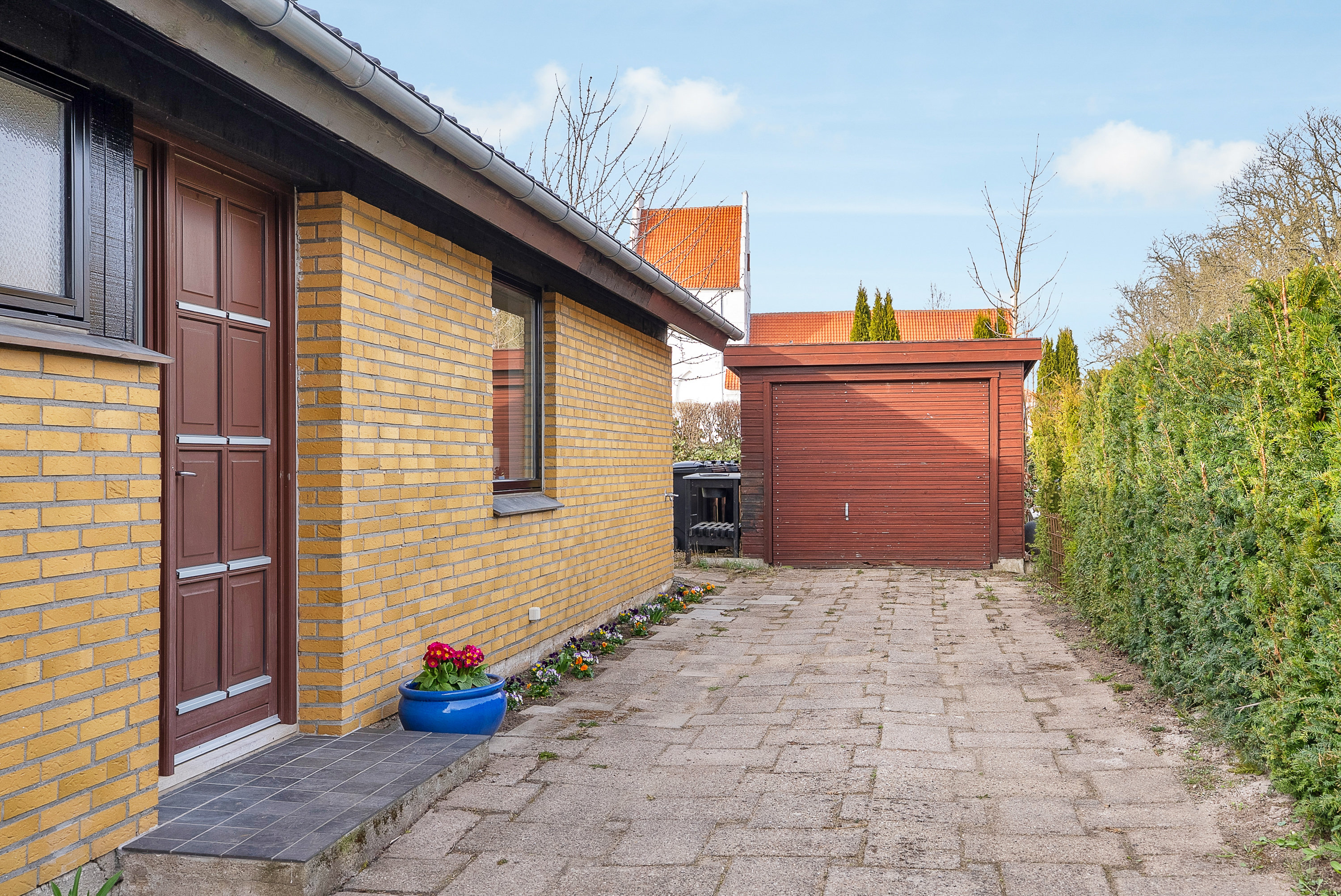 Fremhævet facade billede i fuldskærmstilstand. Billede af Anneksvænget 3, Næsbyhoved-Broby, 5270 Odense N