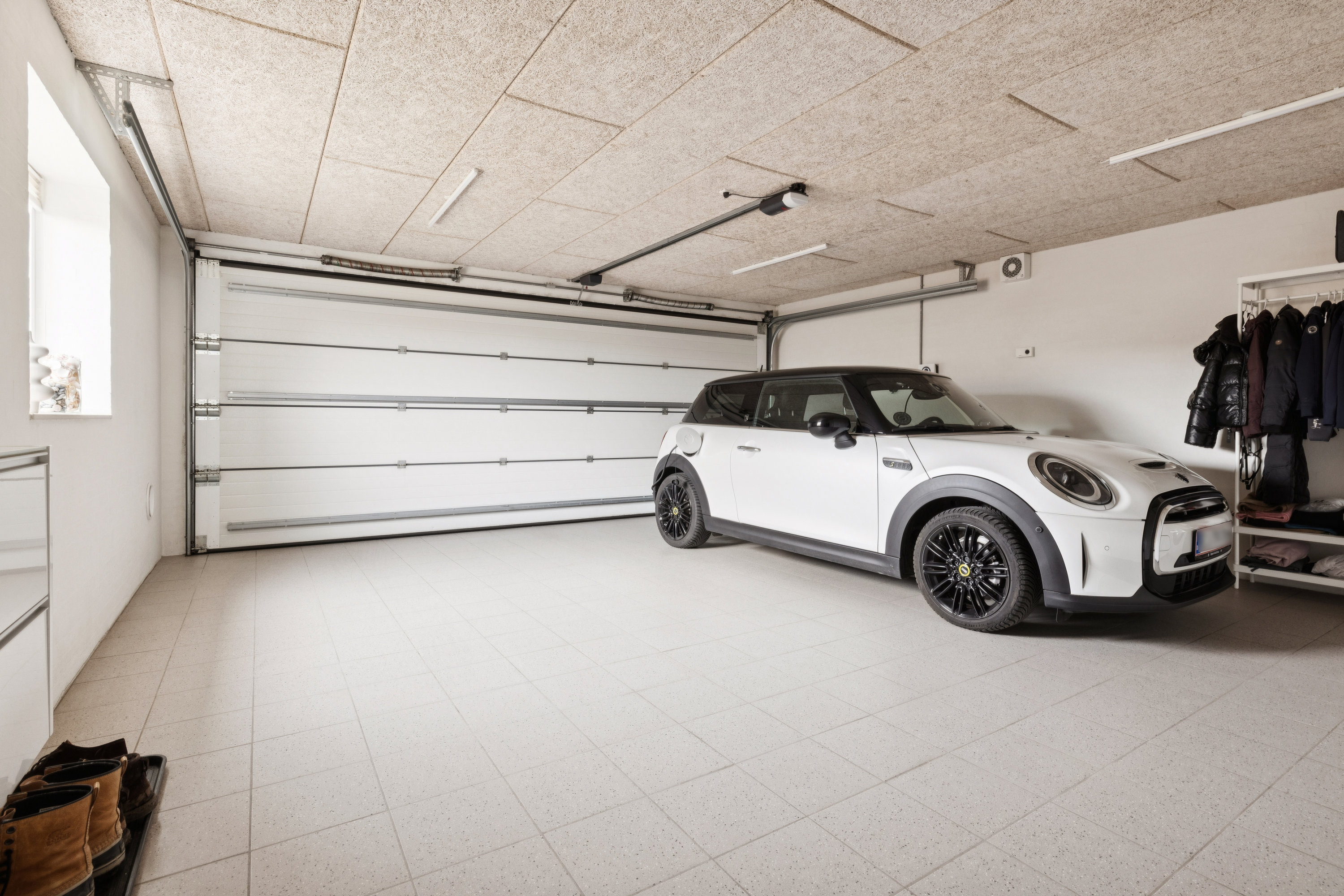 Fremhævet garage billede i fuldskærmstilstand. Billede af Tronkærlund 40, 8541 Skødstrup