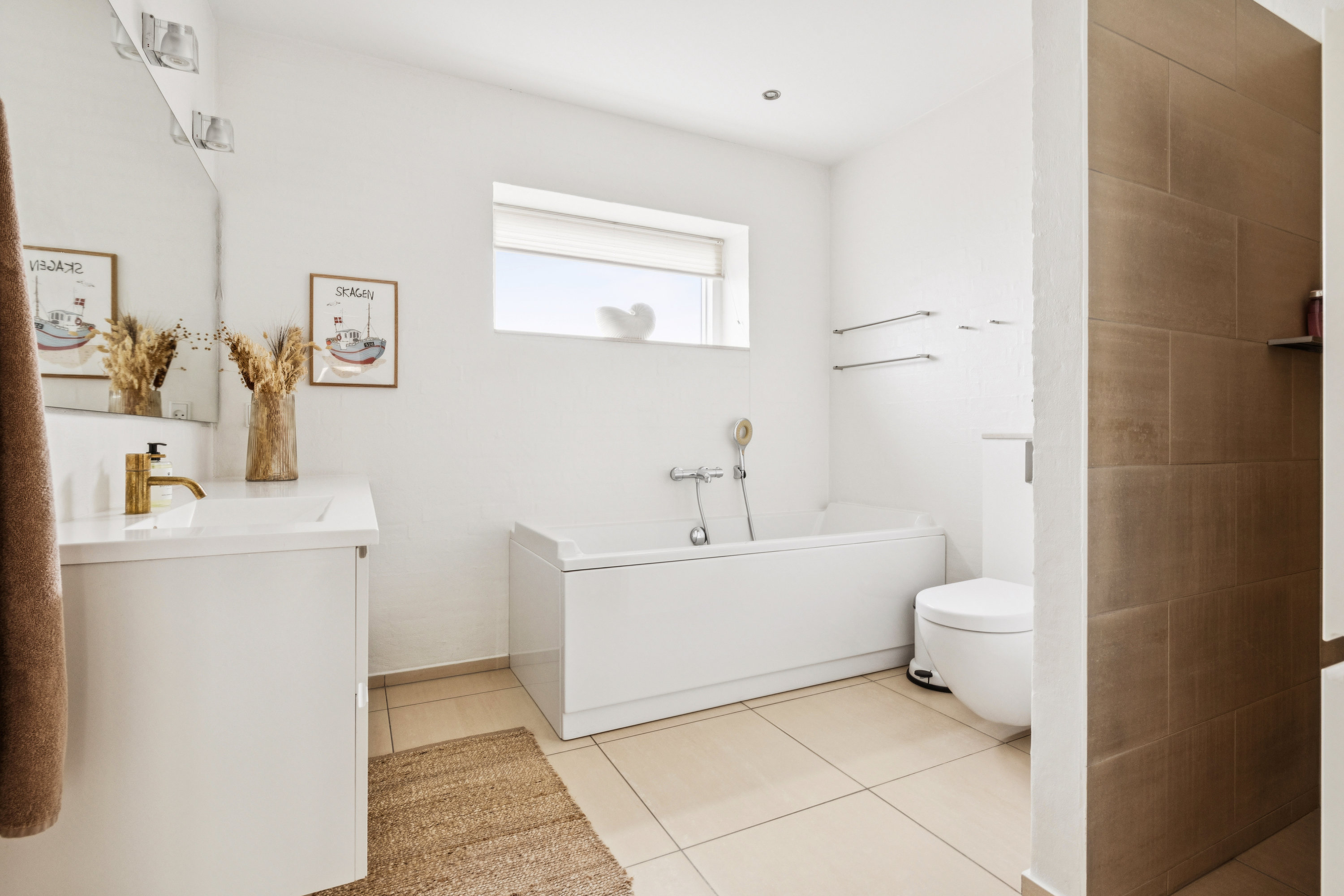 Fremhævet badeværelse billede i fuldskærmstilstand. Billede af Tronkærlund 40, 8541 Skødstrup