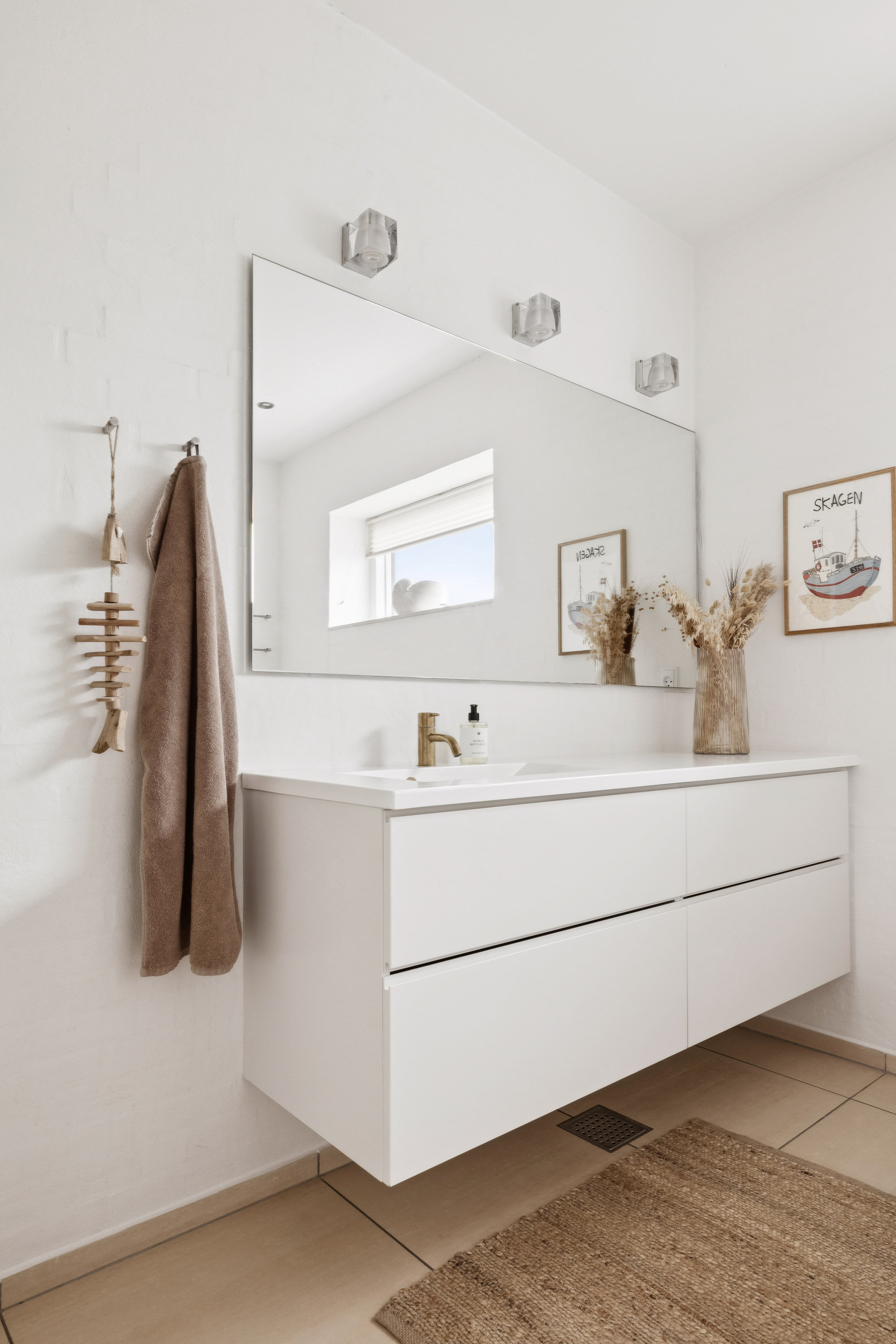 Fremhævet badeværelse billede i fuldskærmstilstand. Billede af Tronkærlund 40, 8541 Skødstrup