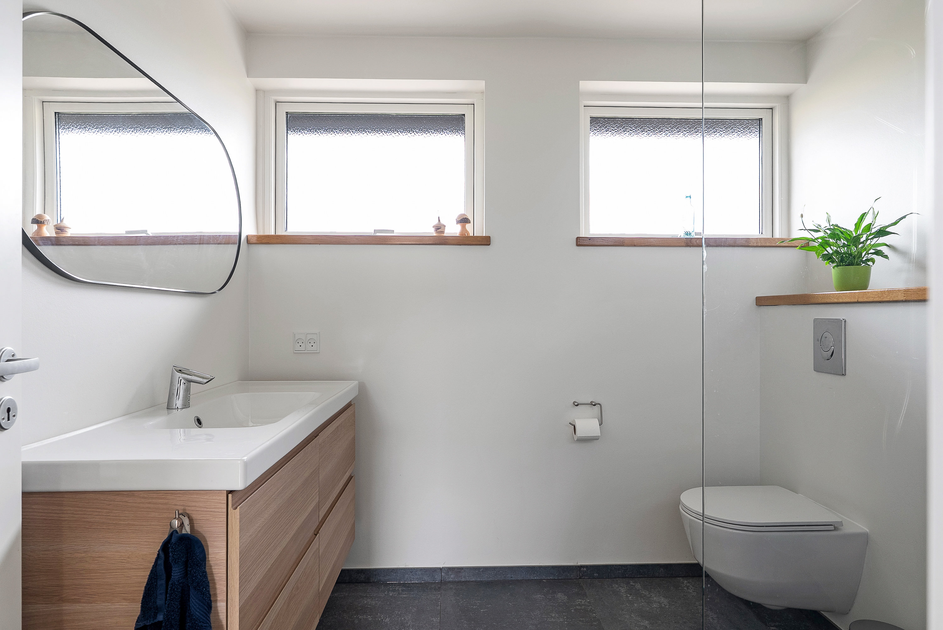 Fremhævet badeværelse billede i fuldskærmstilstand. Billede af Anneksvænget 3, Næsbyhoved-Broby, 5270 Odense N