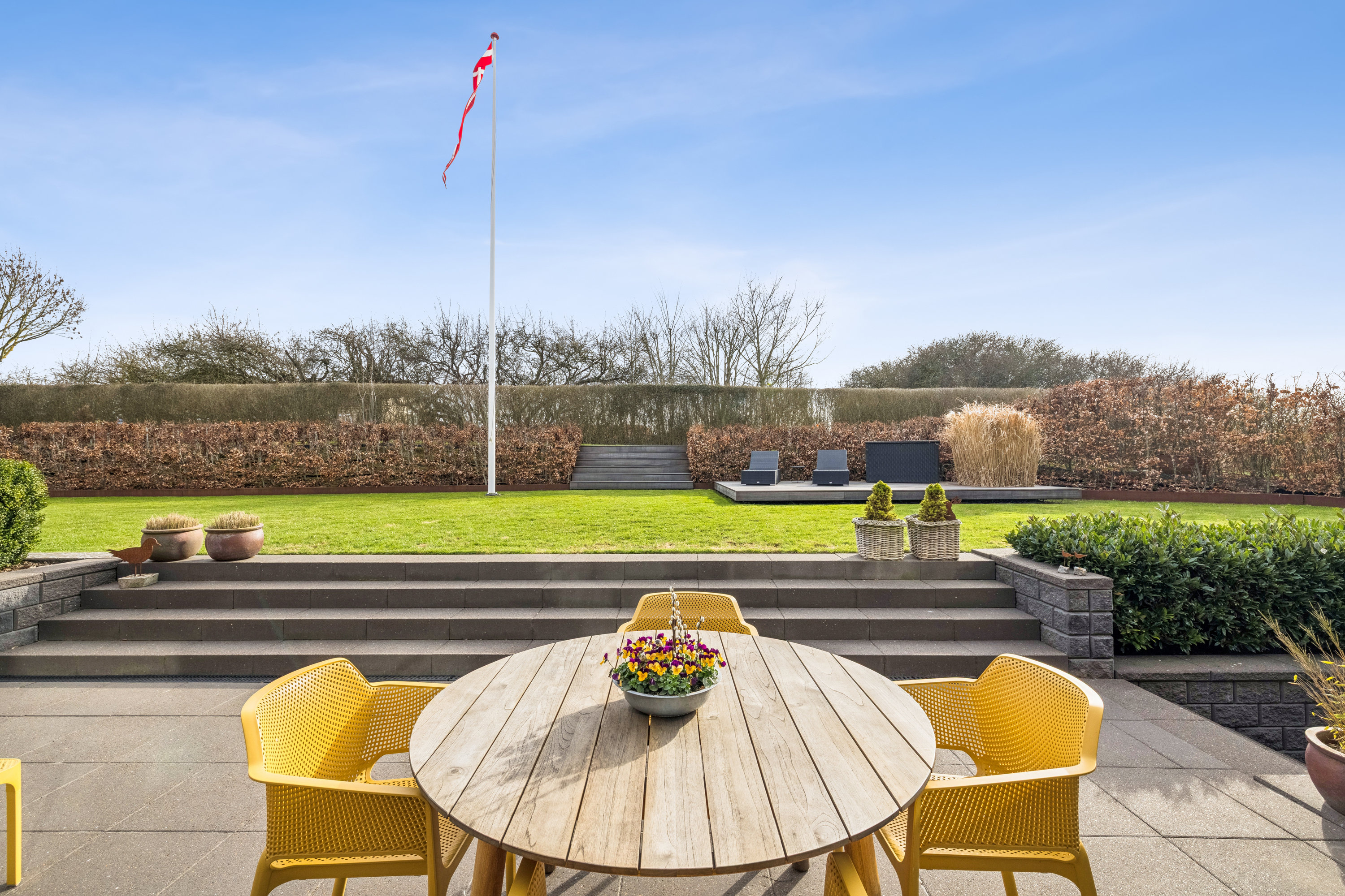 Fremhævet terrasse billede i fuldskærmstilstand. Billede af Tronkærlund 40, 8541 Skødstrup