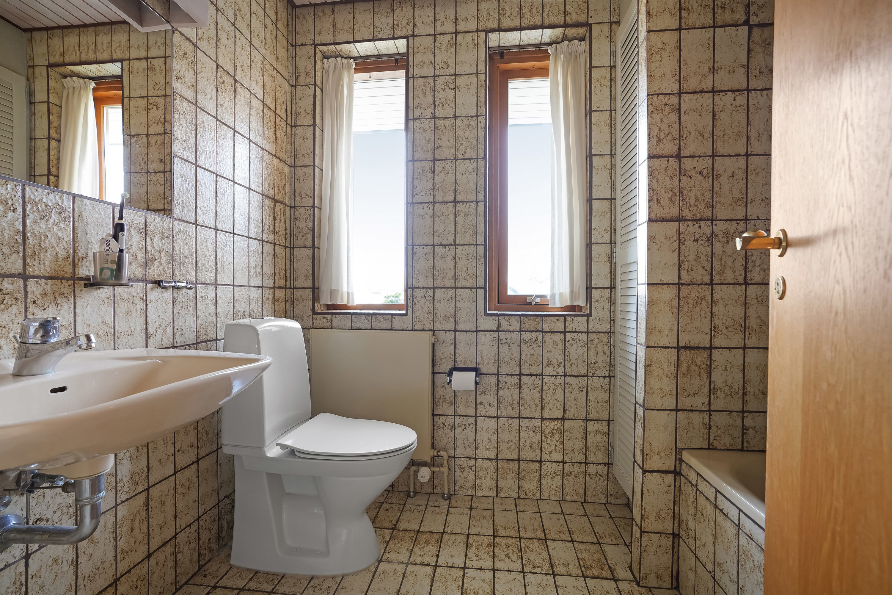 Fremhævet badeværelse billede i fuldskærmstilstand. Billede af Goldschmidtsvænget 9D, 5230 Odense M