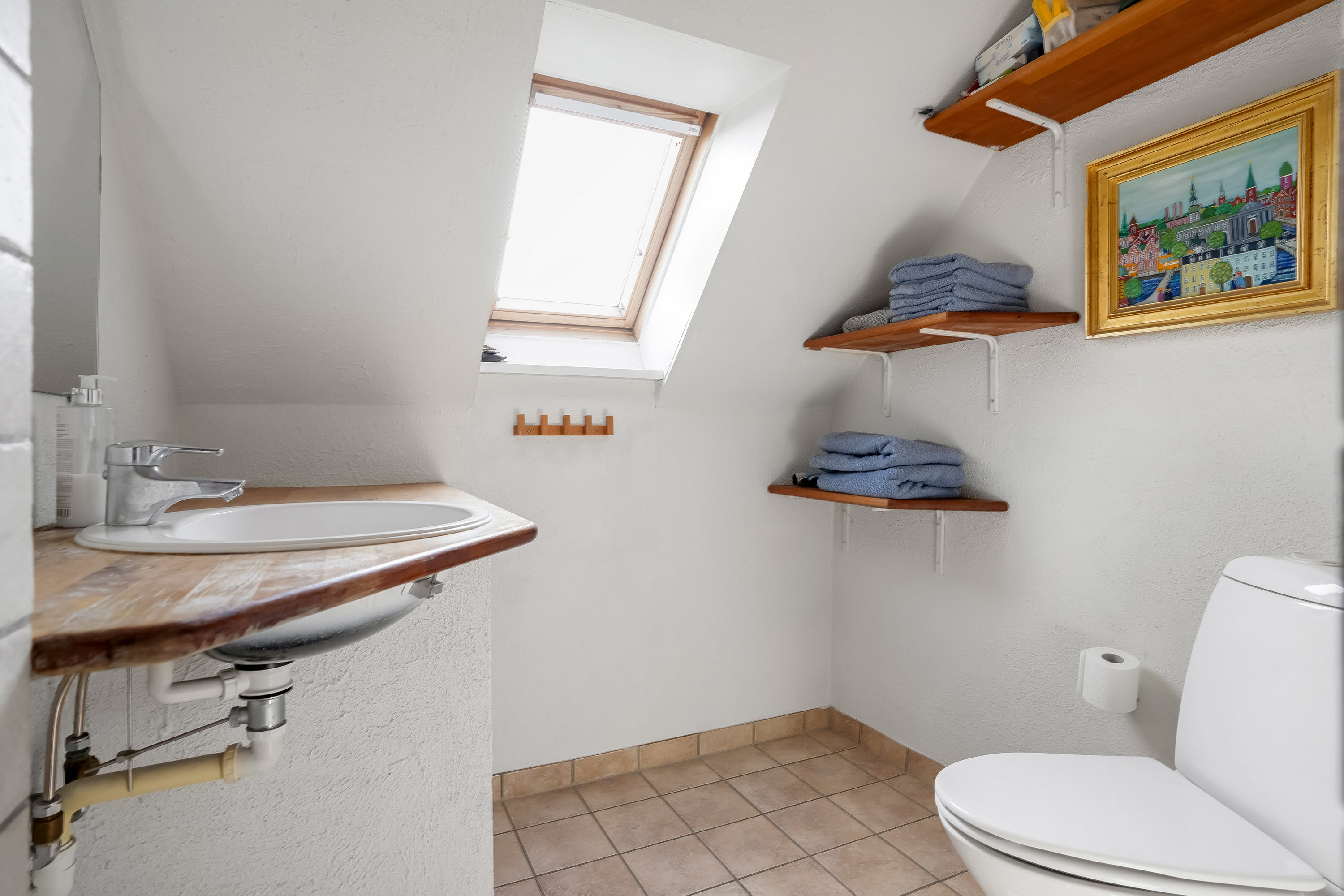 Fremhævet toilet billede i fuldskærmstilstand. Billede af Lahnsgade 30A, 2. tv., 5000 Odense C