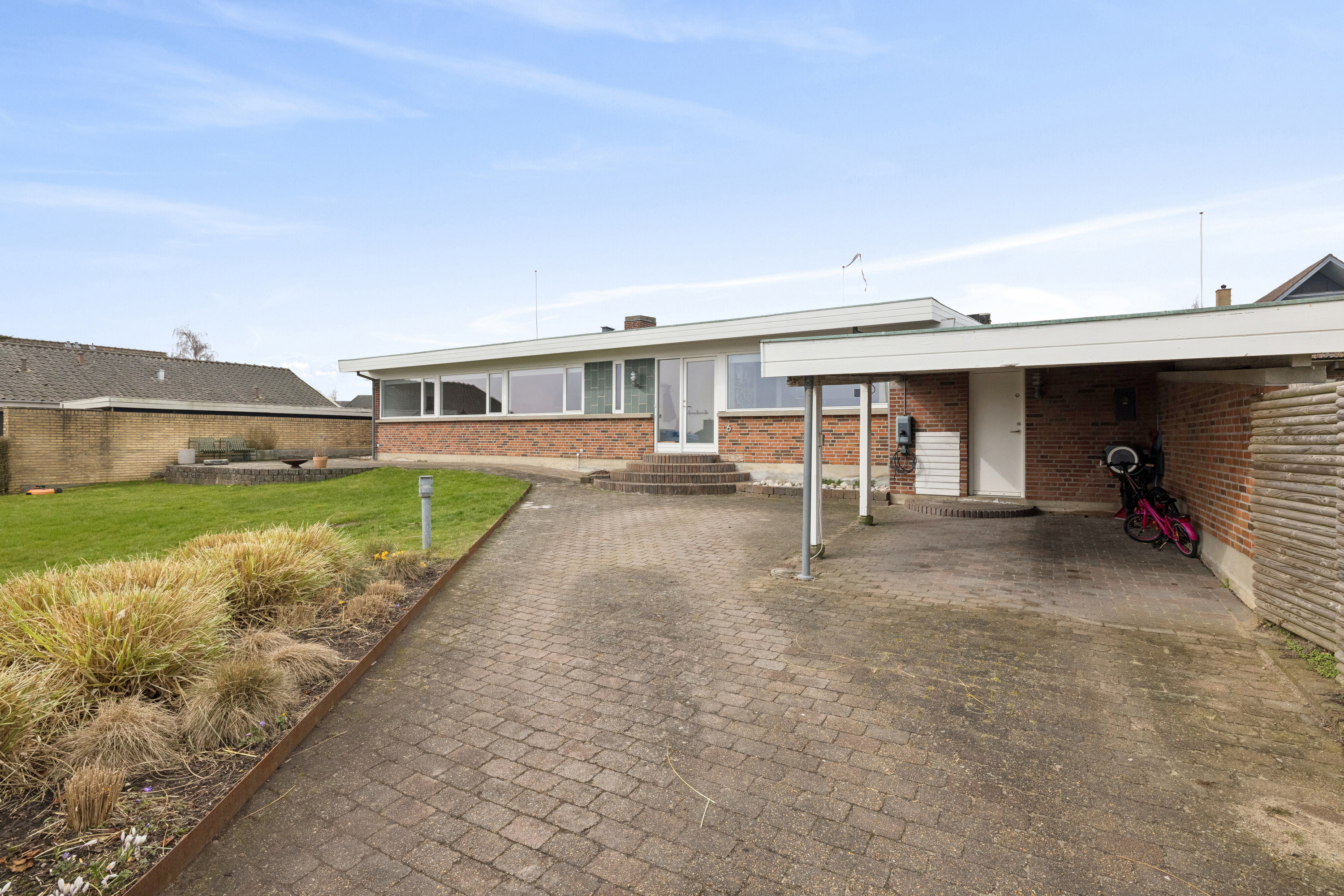 Fremhævet carport billede i fuldskærmstilstand. Billede af Terosevej 6, 8541 Skødstrup