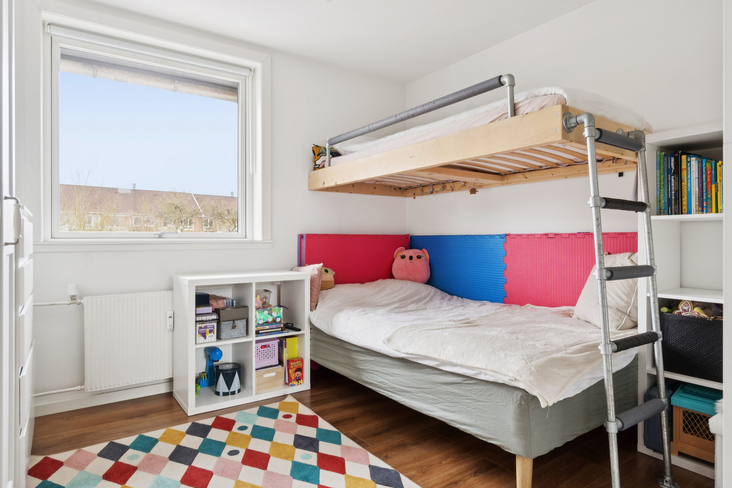 Fremhævet soveværelse billede i fuldskærmstilstand. Billede af Brøndbyvestervej 68A, 2. 1., 2605 Brøndby