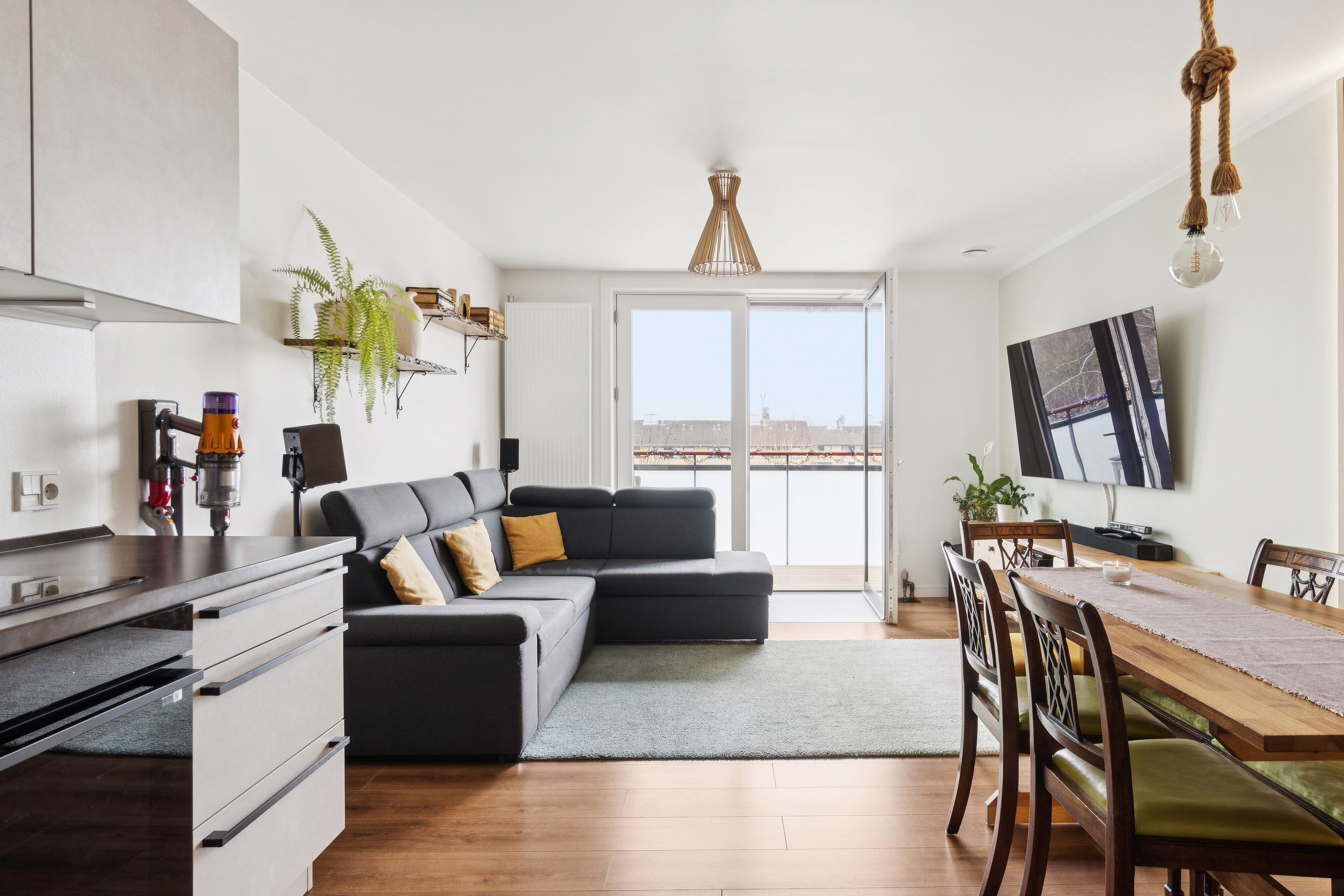 Fremhævet spisestue billede i fuldskærmstilstand. Billede af Brøndbyvestervej 68A, 2. 1., 2605 Brøndby