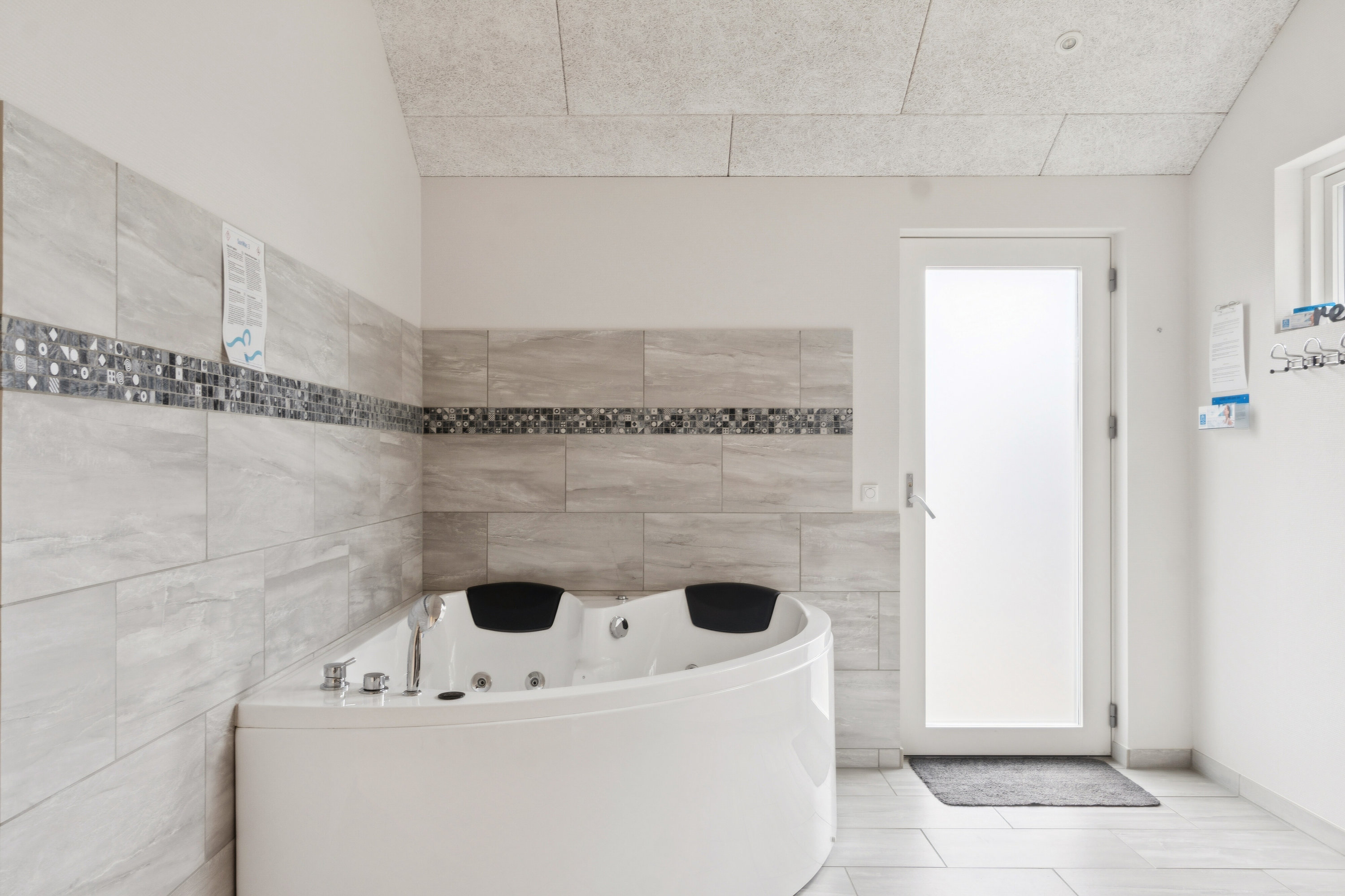 Fremhævet badeværelse billede i fuldskærmstilstand. Billede af Østervej 27, Tversted, 9881 Bindslev