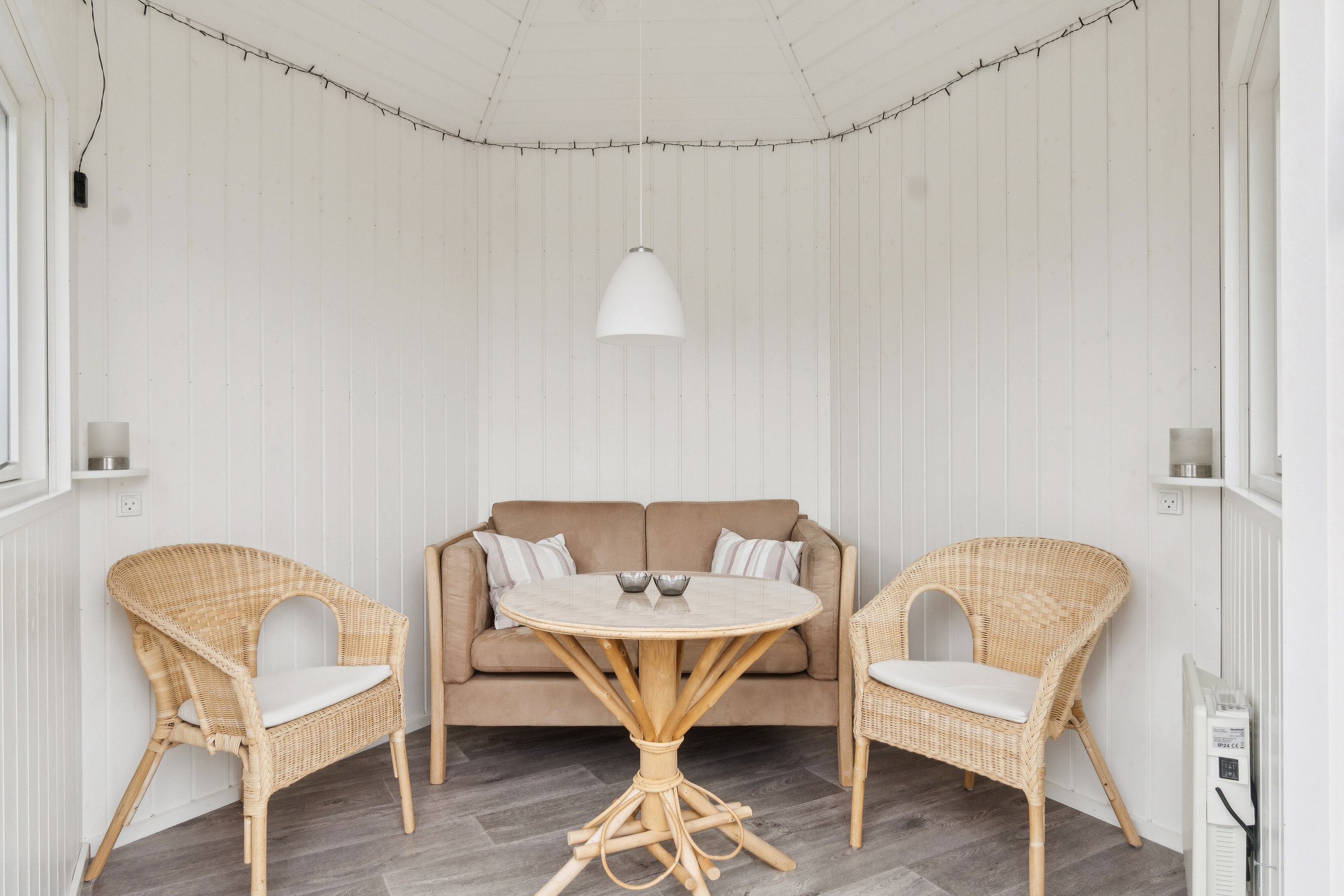 Fremhævet stue billede i fuldskærmstilstand. Billede af Østervej 27, Tversted, 9881 Bindslev