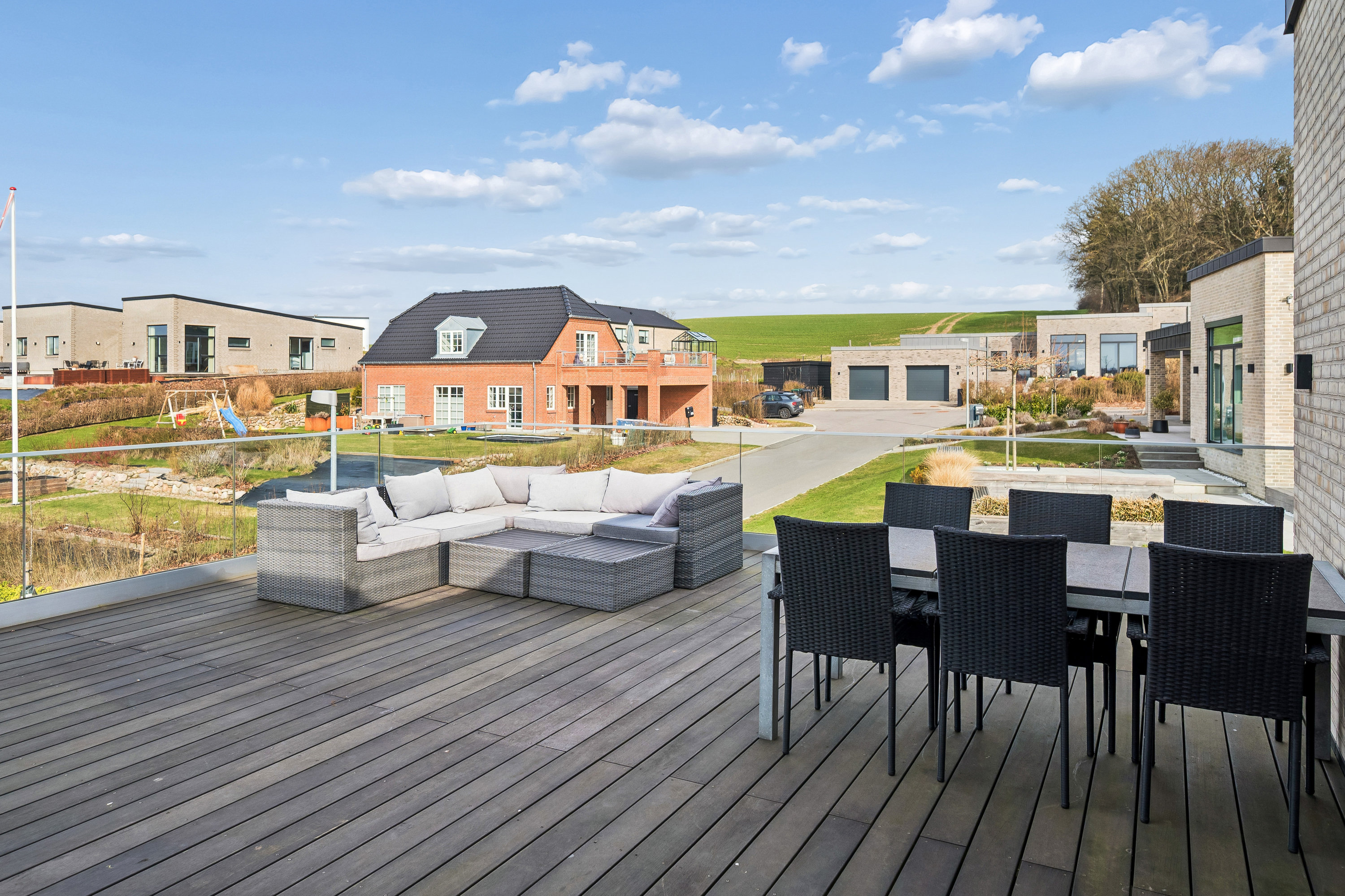 Fremhævet andet billede i fuldskærmstilstand. Billede af Haarbakken 24, 8382 Hinnerup