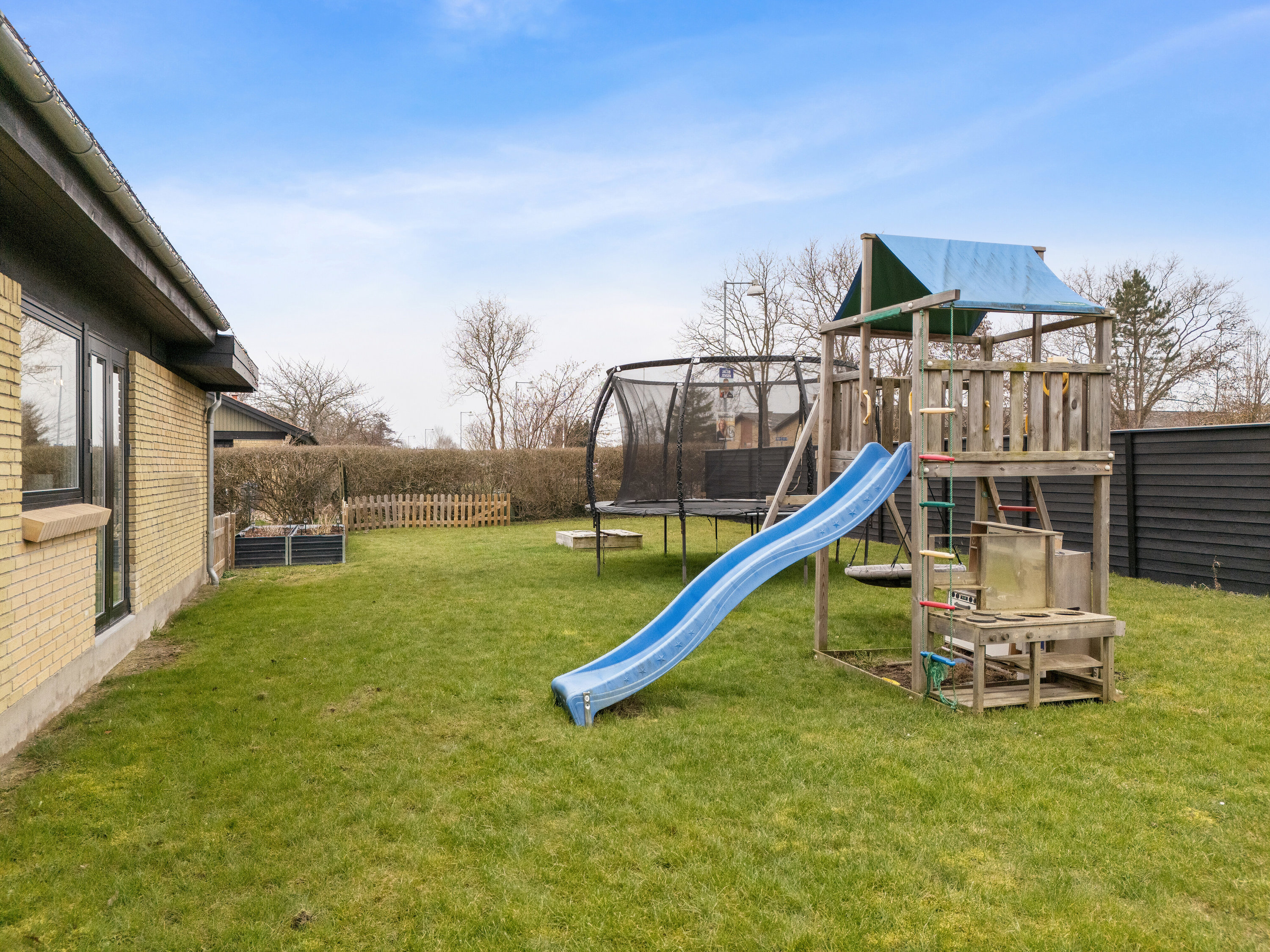 Fremhævet terrasse billede i fuldskærmstilstand. Billede af Snebærvej 2, 4540 Fårevejle