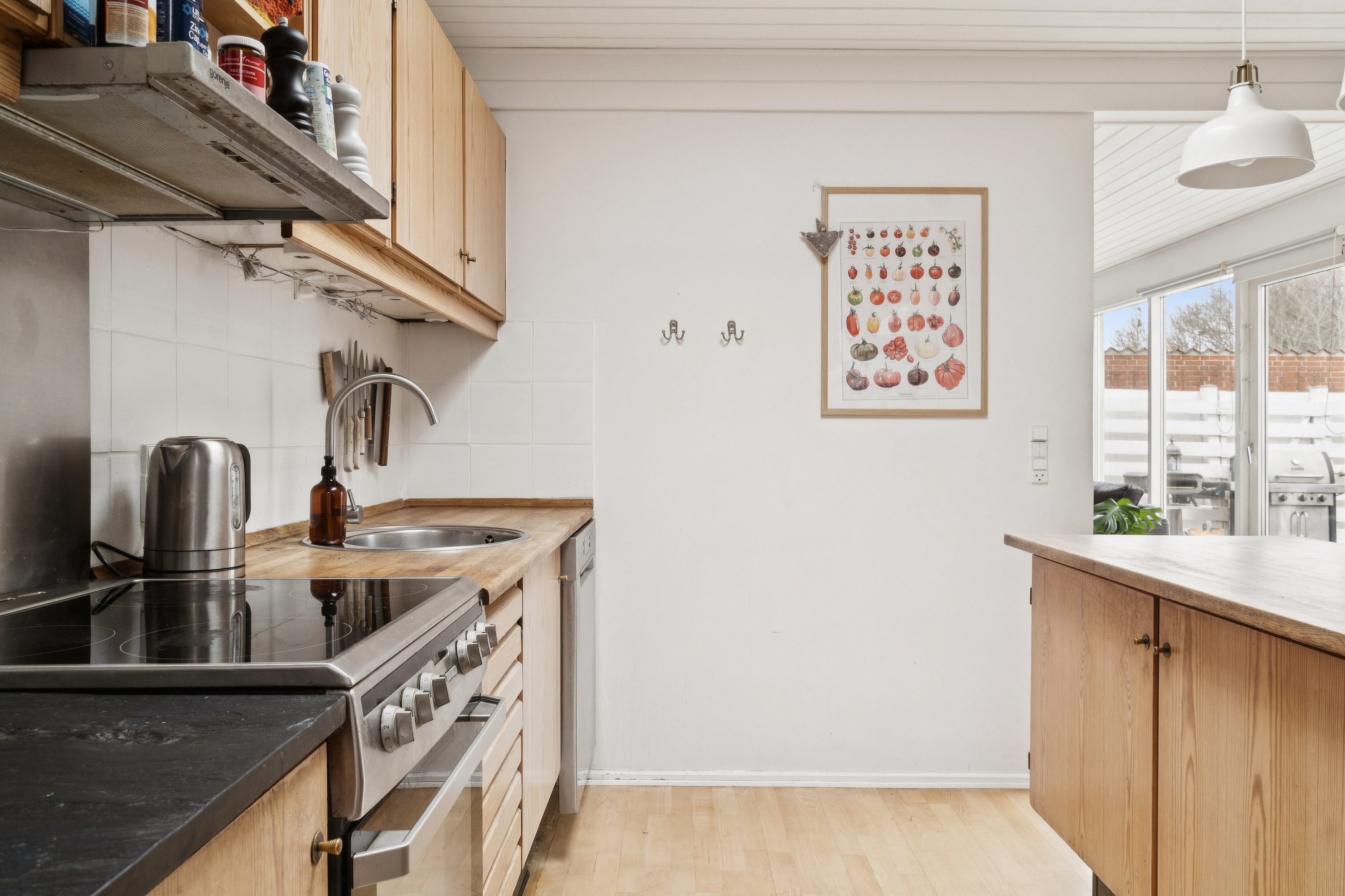 Fremhævet køkken billede i fuldskærmstilstand. Billede af Nøddehegnet 5, 8220 Brabrand