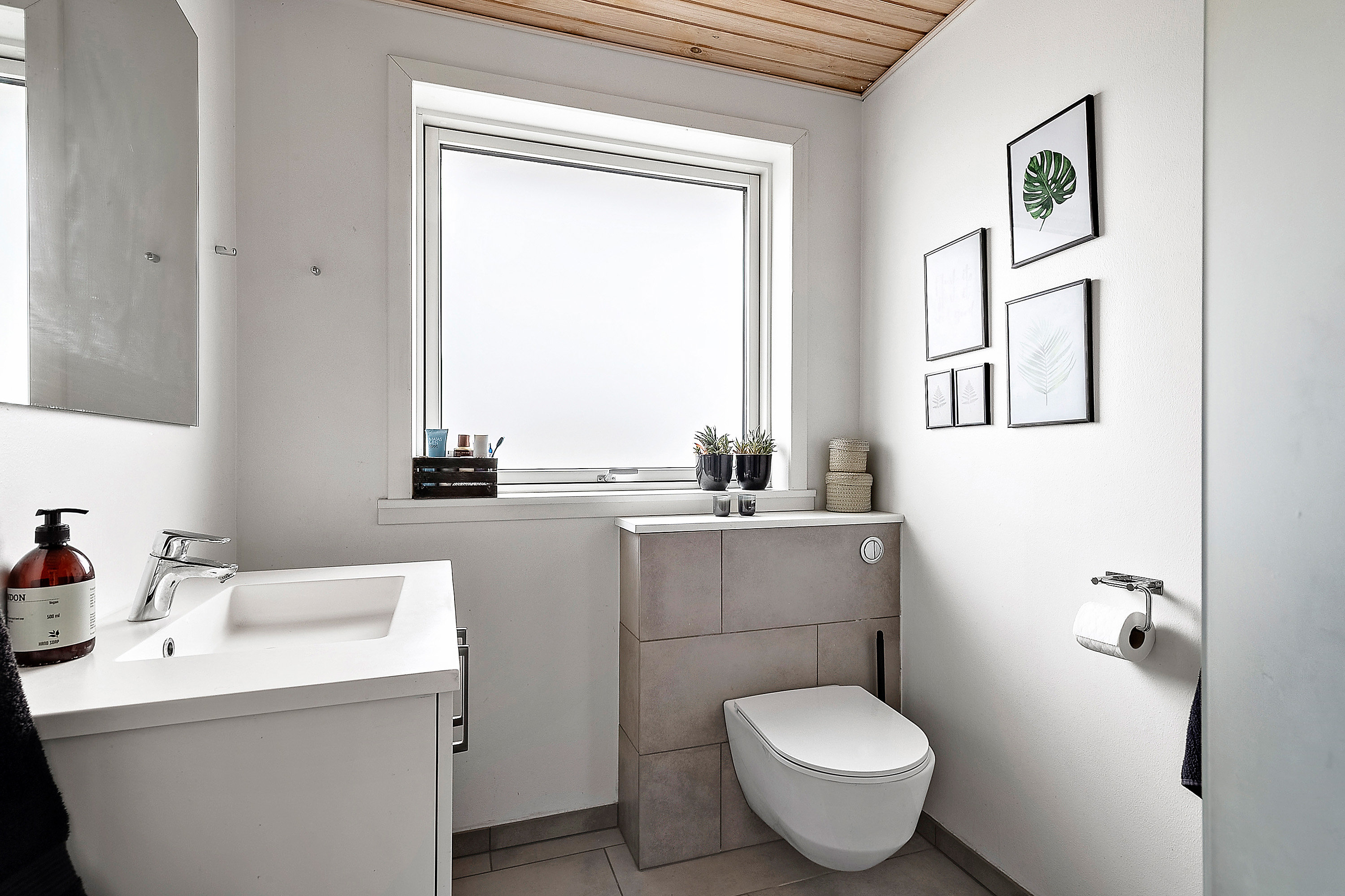 Fremhævet badeværelse billede i fuldskærmstilstand. Billede af Mercurvej 80, 8700 Horsens