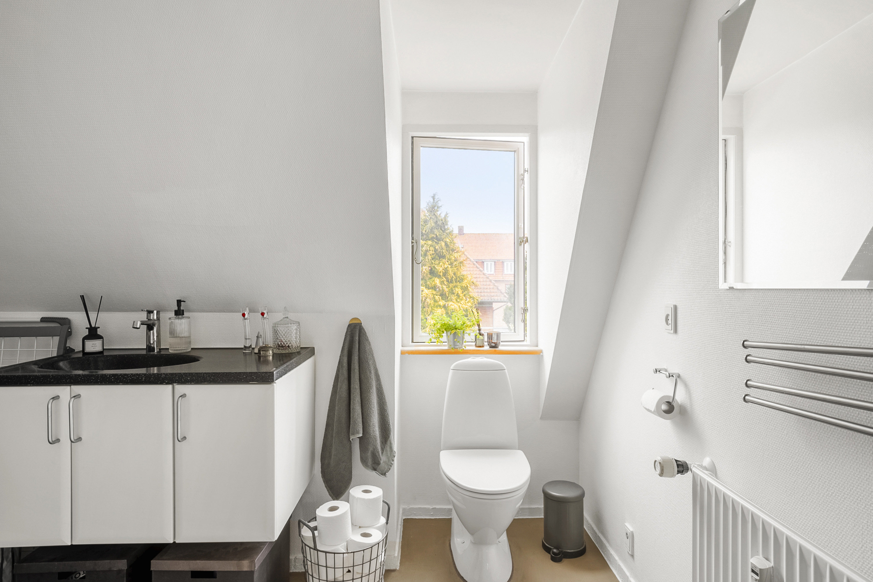 Fremhævet badeværelse billede i fuldskærmstilstand. Billede af Reventlowsvej 14, 2., 5000 Odense C