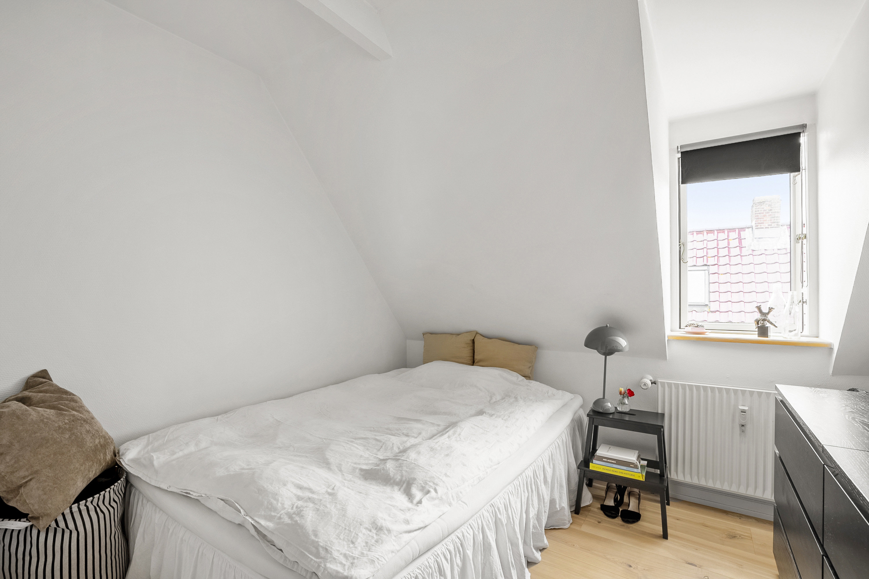 Fremhævet soveværelse billede i fuldskærmstilstand. Billede af Reventlowsvej 14, 2., 5000 Odense C