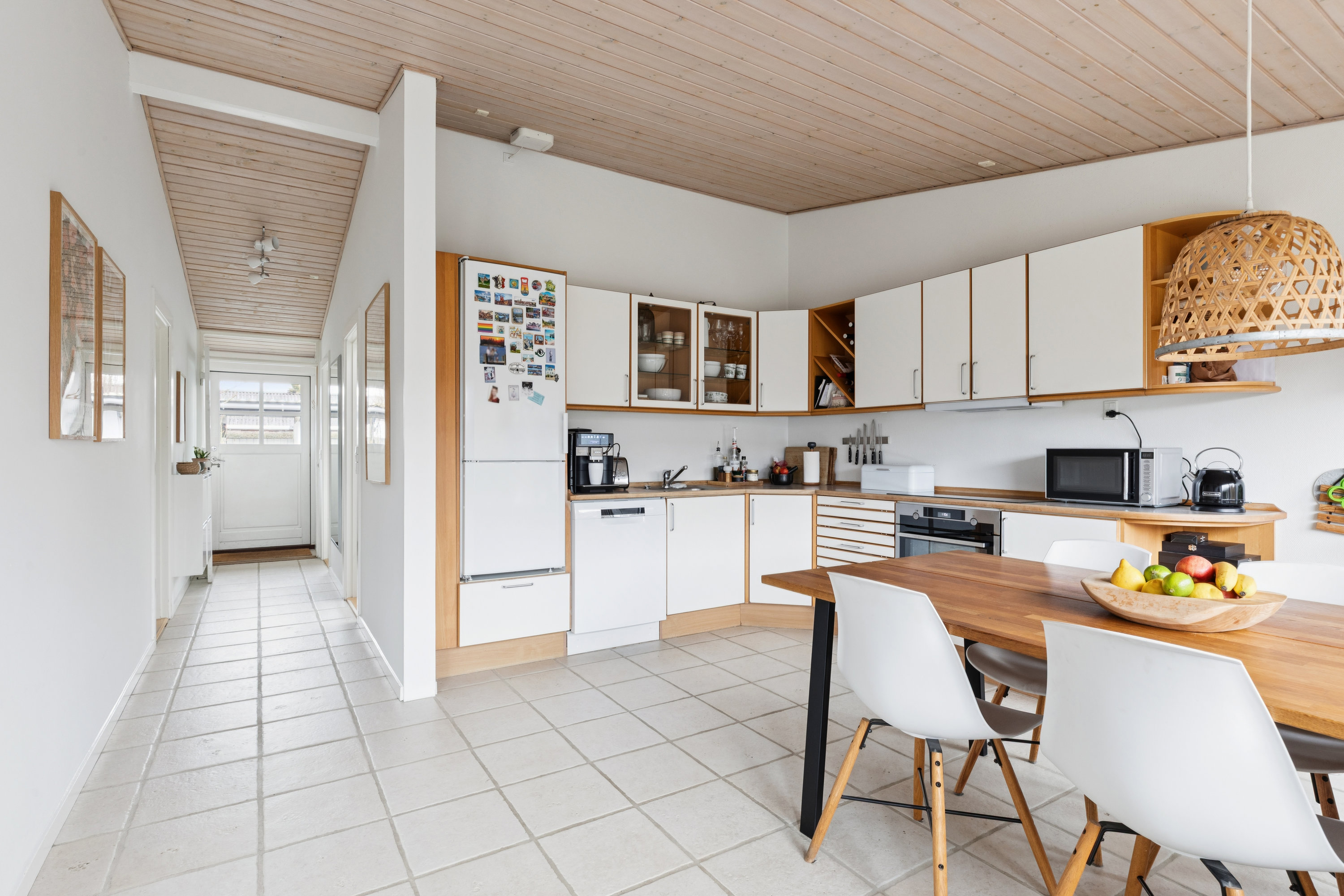 Fremhævet køkken billede i fuldskærmstilstand. Billede af Sankt Mikkels Alle 3, 2630 Taastrup