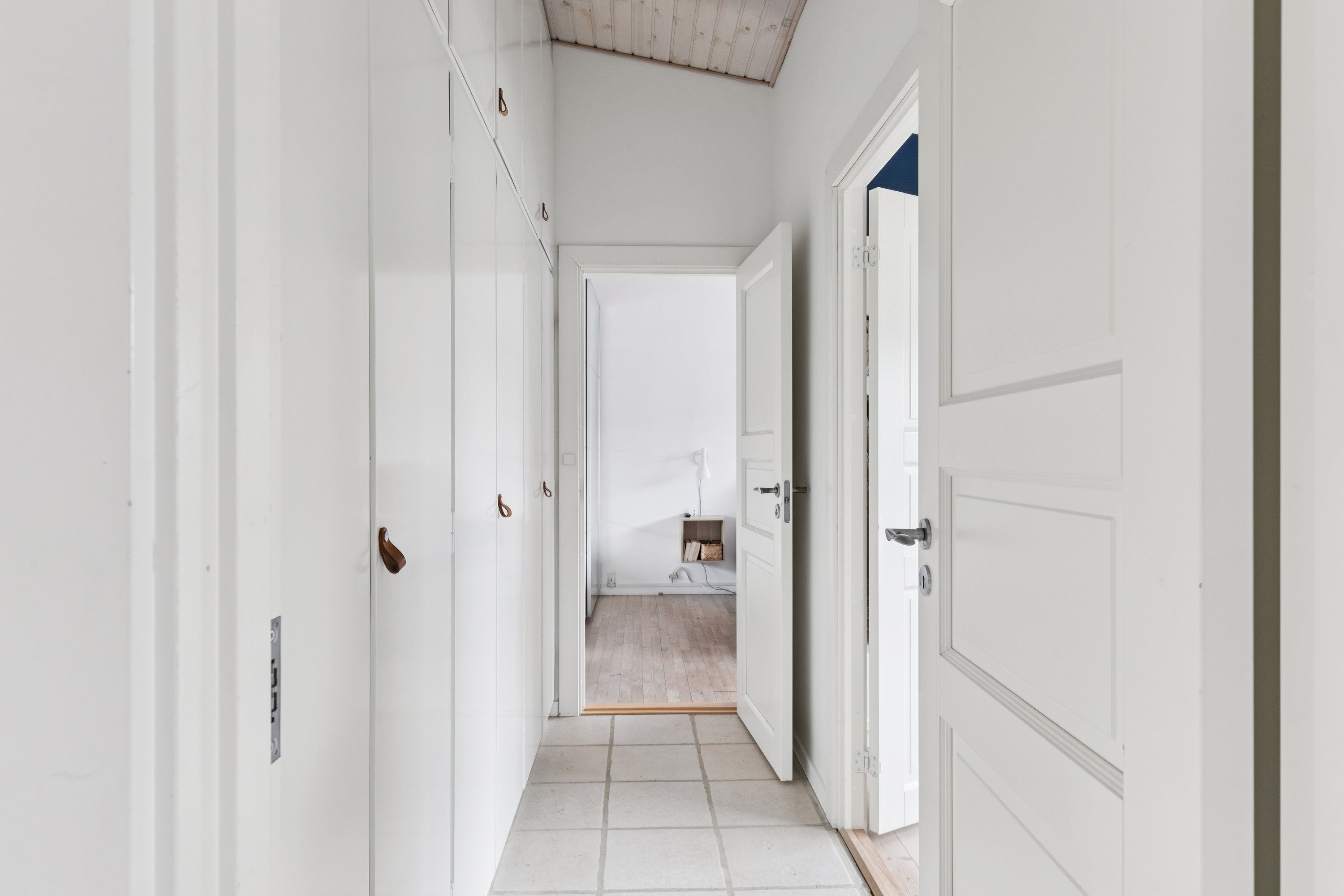 Fremhævet gang billede i fuldskærmstilstand. Billede af Sankt Mikkels Alle 3, 2630 Taastrup