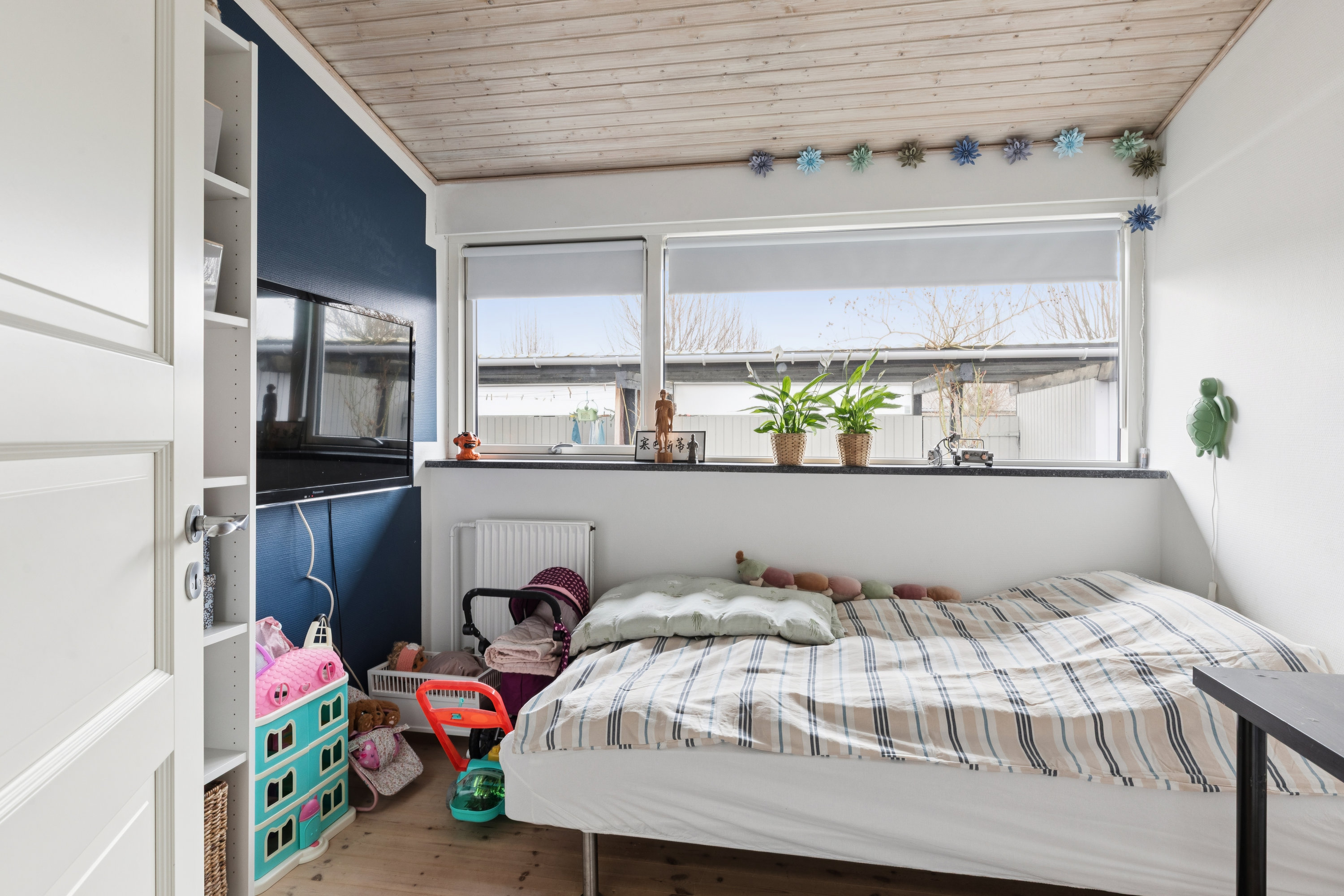 Fremhævet værelse billede i fuldskærmstilstand. Billede af Sankt Mikkels Alle 3, 2630 Taastrup