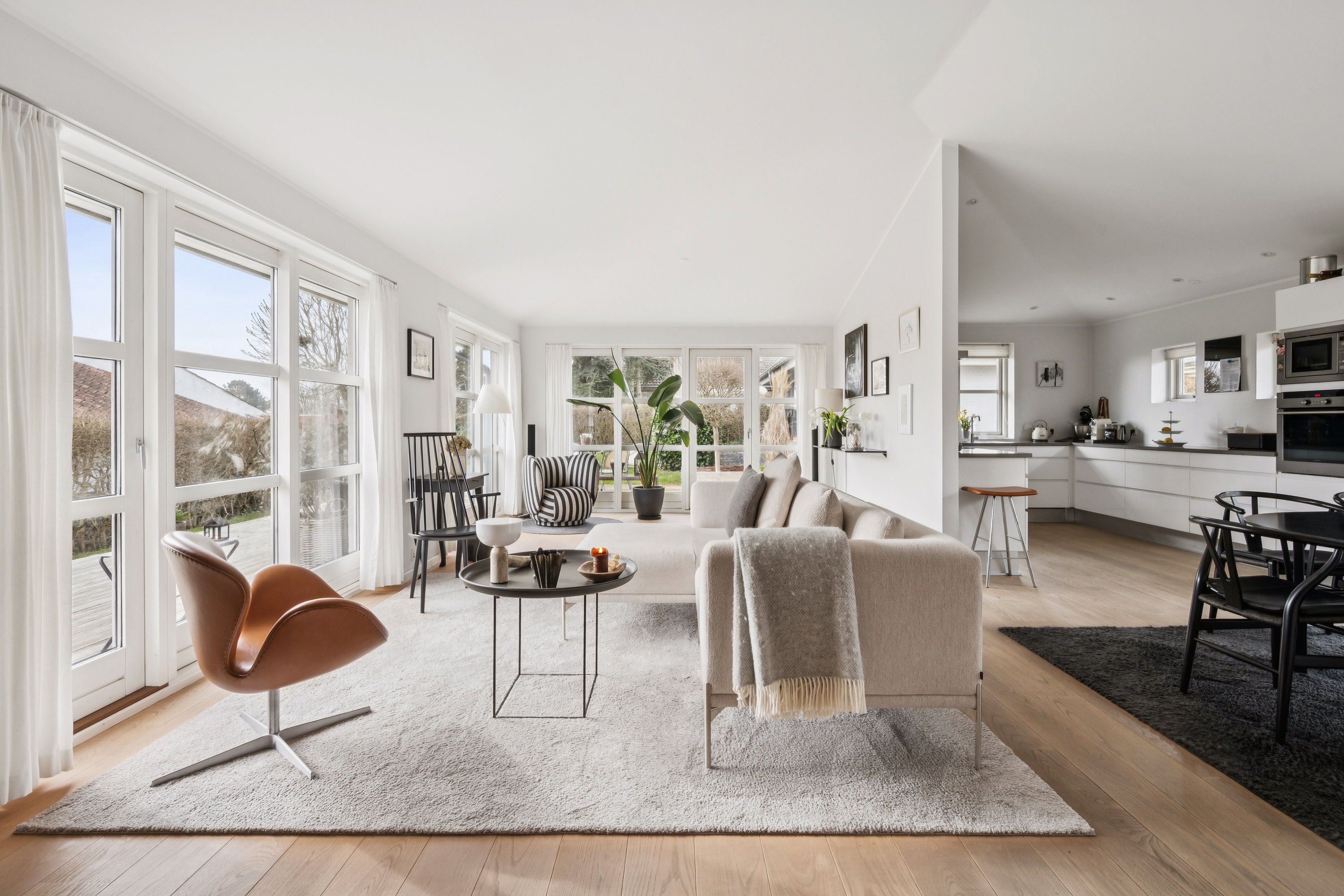 Fremhævet stue billede i fuldskærmstilstand. Billede af Gransangervej 9, 8250 Egå