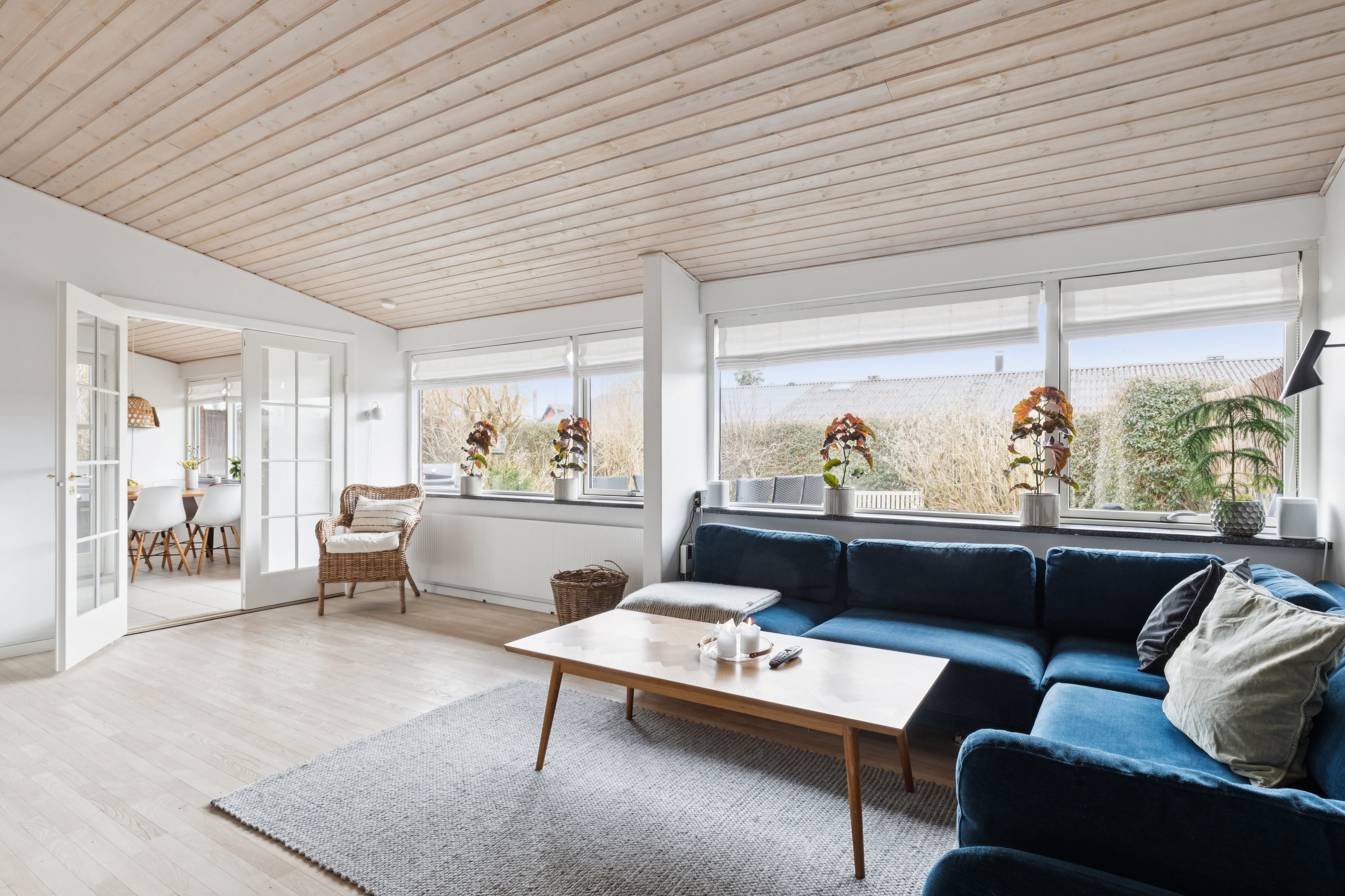 Fremhævet stue billede i fuldskærmstilstand. Billede af Sankt Mikkels Alle 3, 2630 Taastrup