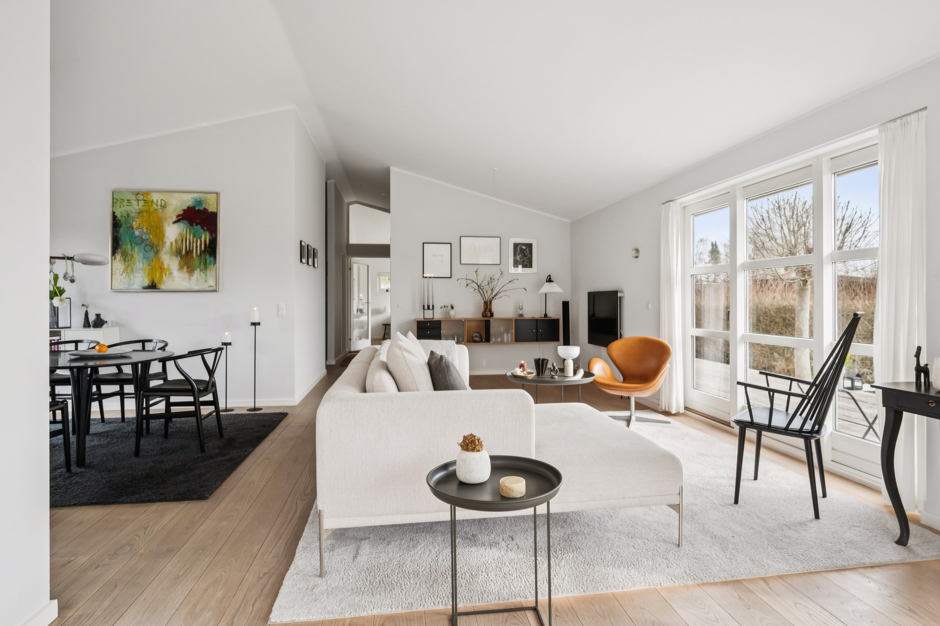 Fremhævet stue billede i fuldskærmstilstand. Billede af Gransangervej 9, 8250 Egå