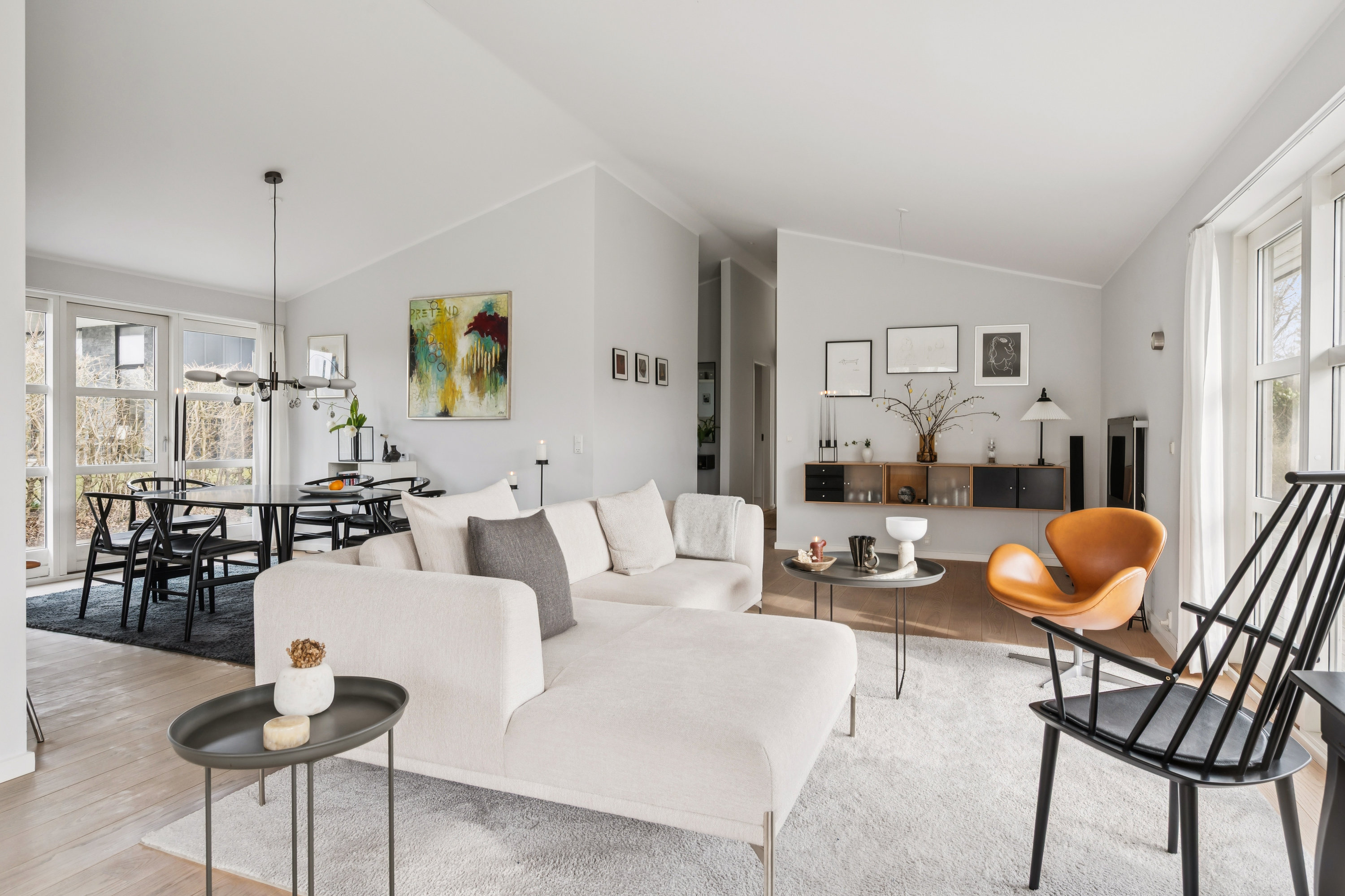 Fremhævet stue billede i fuldskærmstilstand. Billede af Gransangervej 9, 8250 Egå