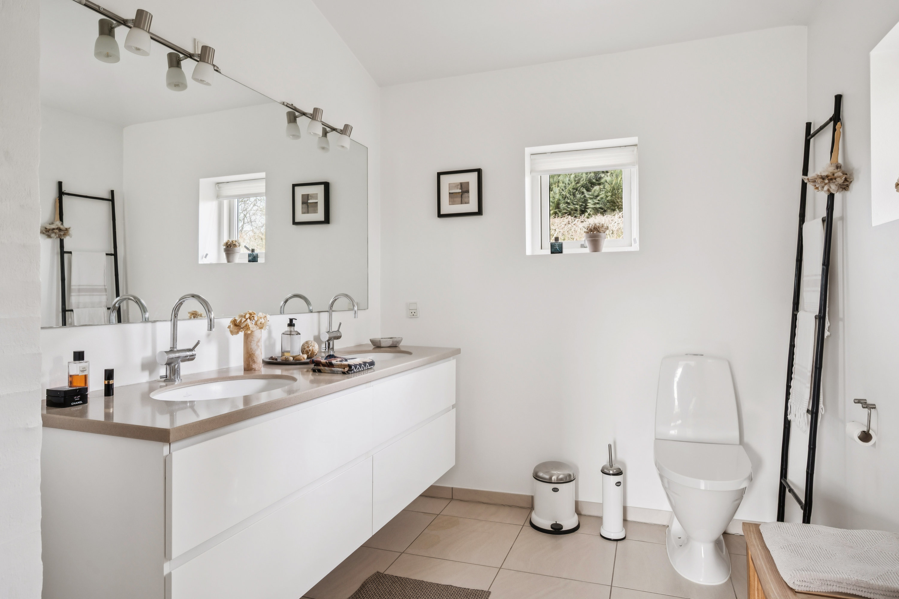 Fremhævet badeværelse billede i fuldskærmstilstand. Billede af Gransangervej 9, 8250 Egå