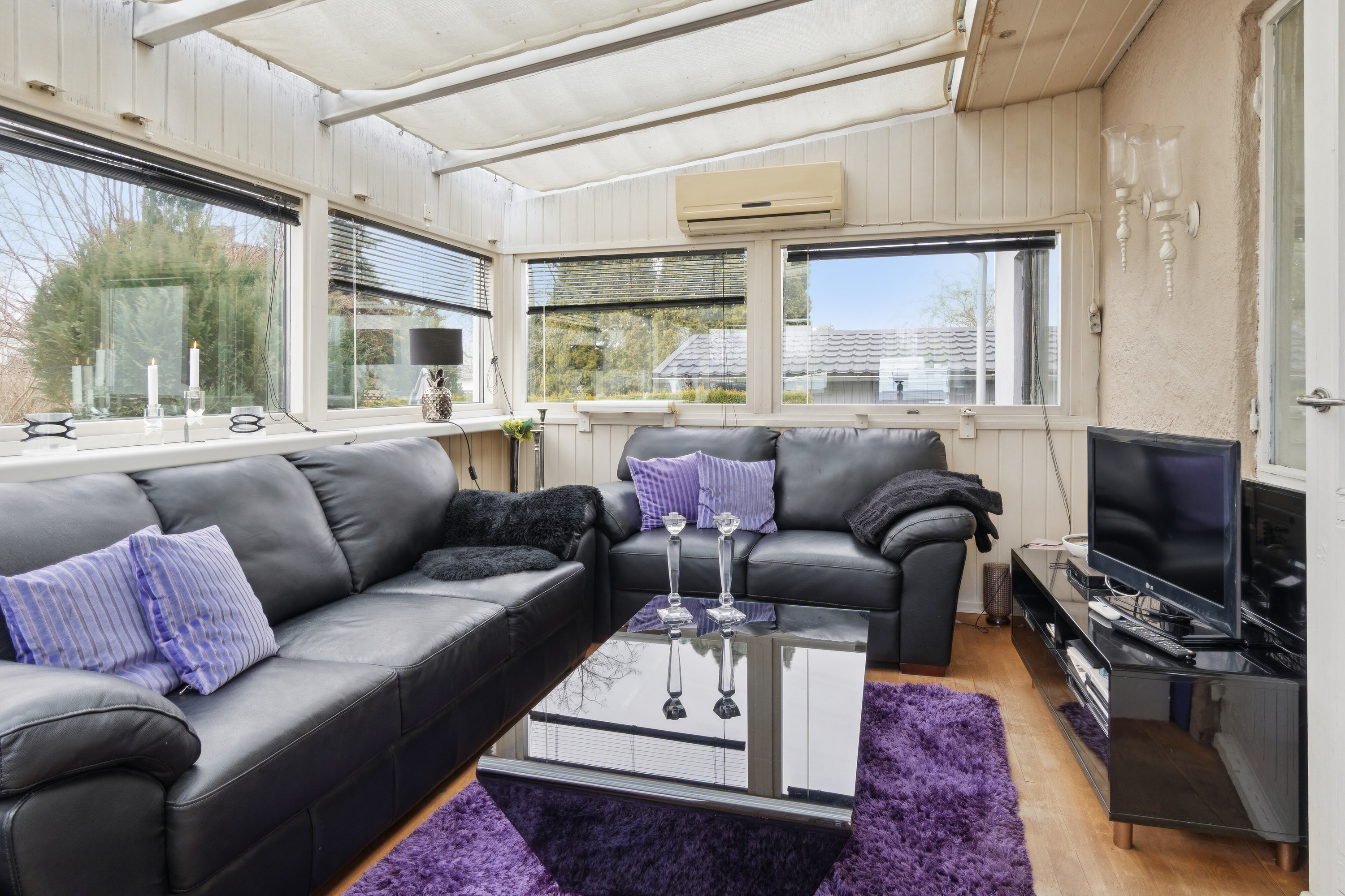 Fremhævet stue billede i fuldskærmstilstand. Billede af Resenbrovej 11, 2610 Rødovre