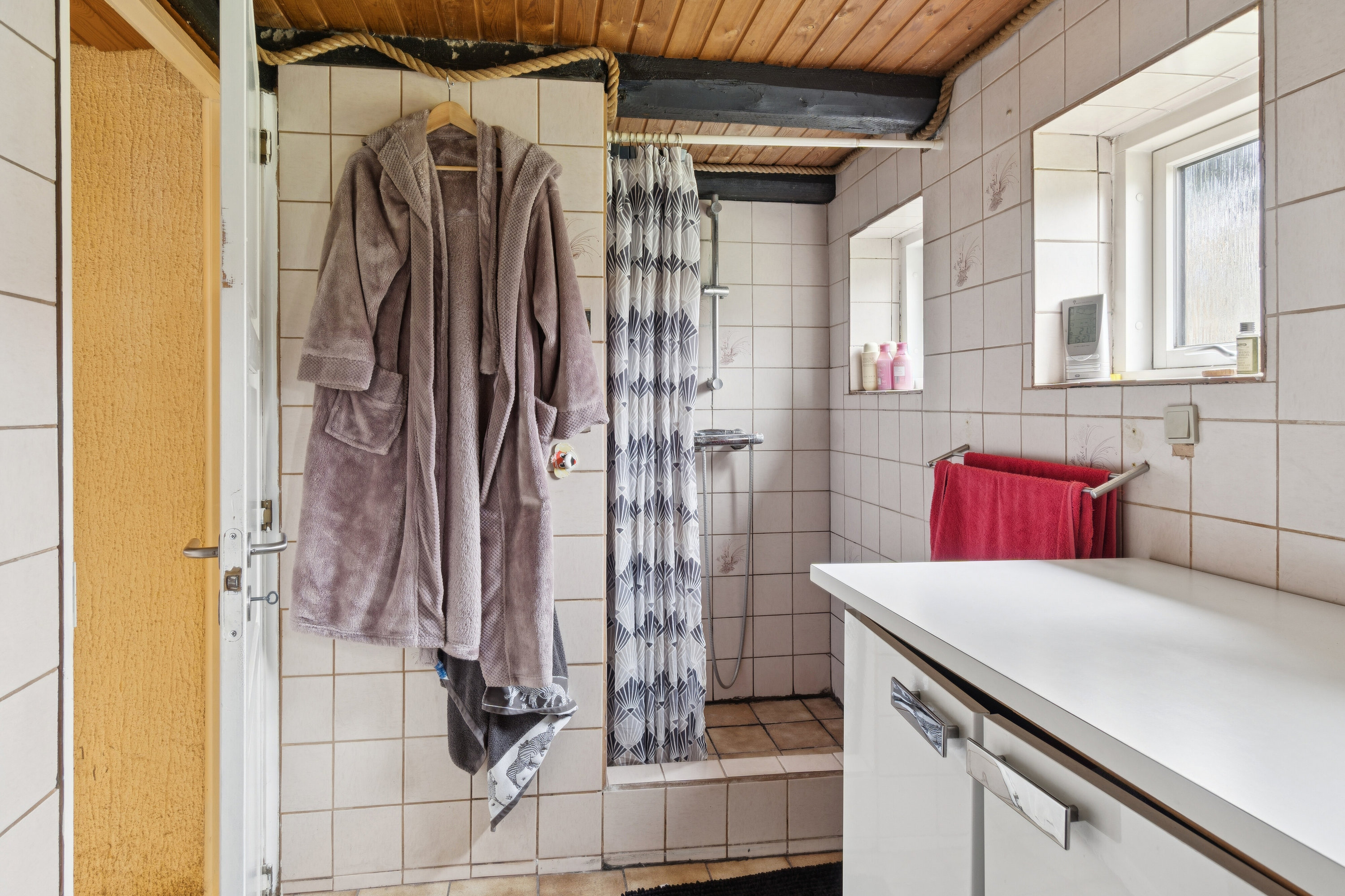 Fremhævet badeværelse billede i fuldskærmstilstand. Billede af Resenbrovej 11, 2610 Rødovre