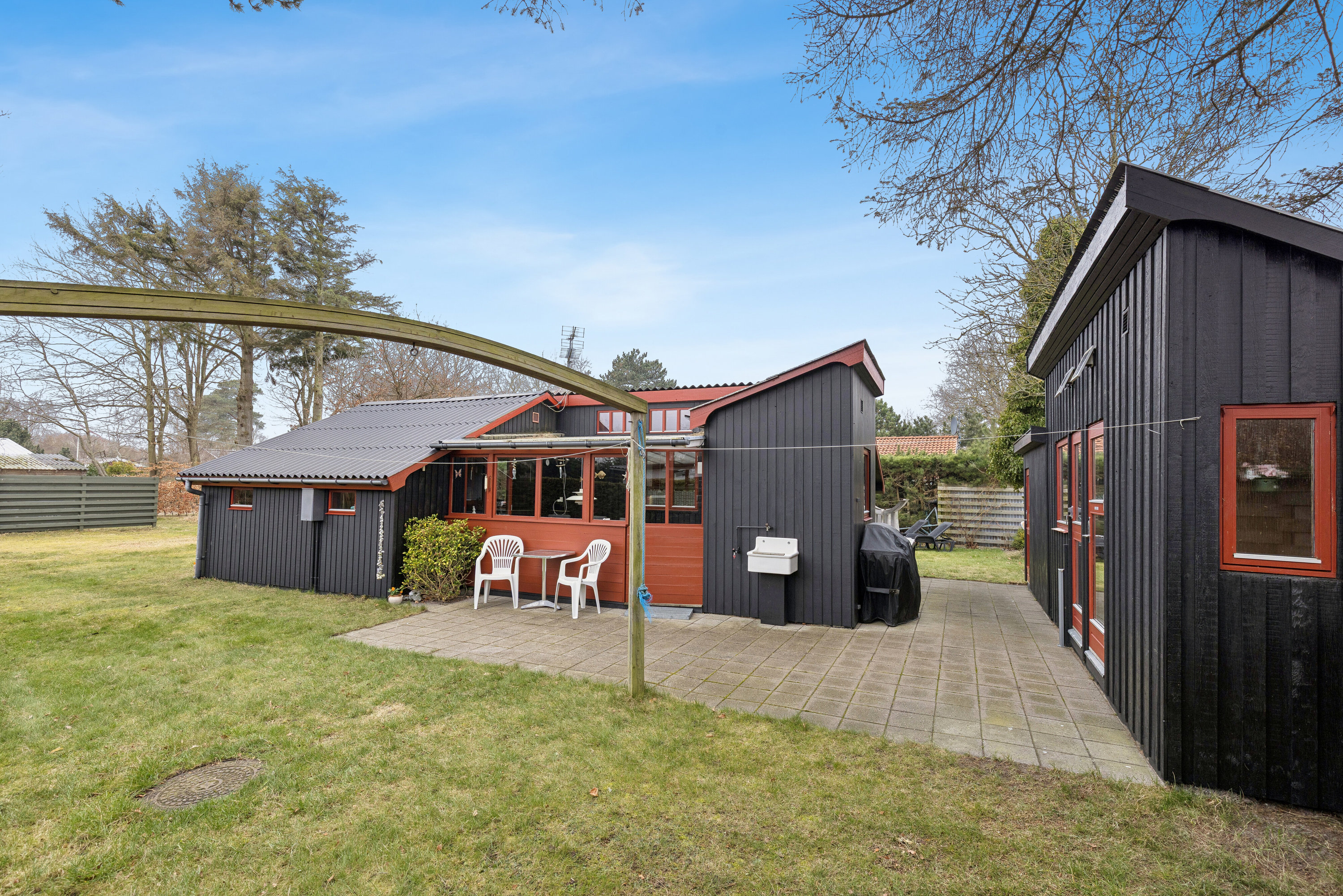 Fremhævet set fra haven billede i fuldskærmstilstand. Billede af Ingerslevvej 14, Bjerge Sydstrand, 4281 Gørlev