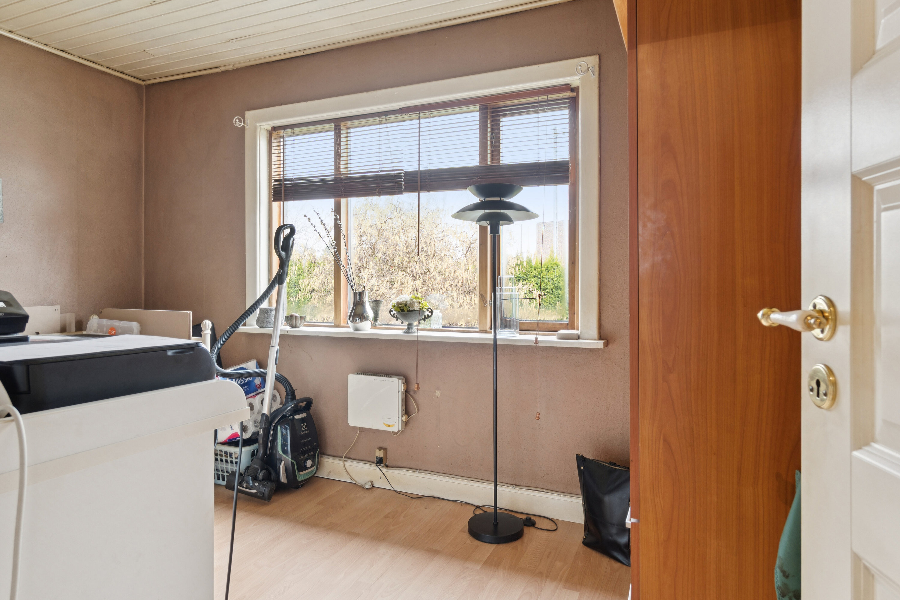 Fremhævet kontor billede i fuldskærmstilstand. Billede af Resenbrovej 11, 2610 Rødovre