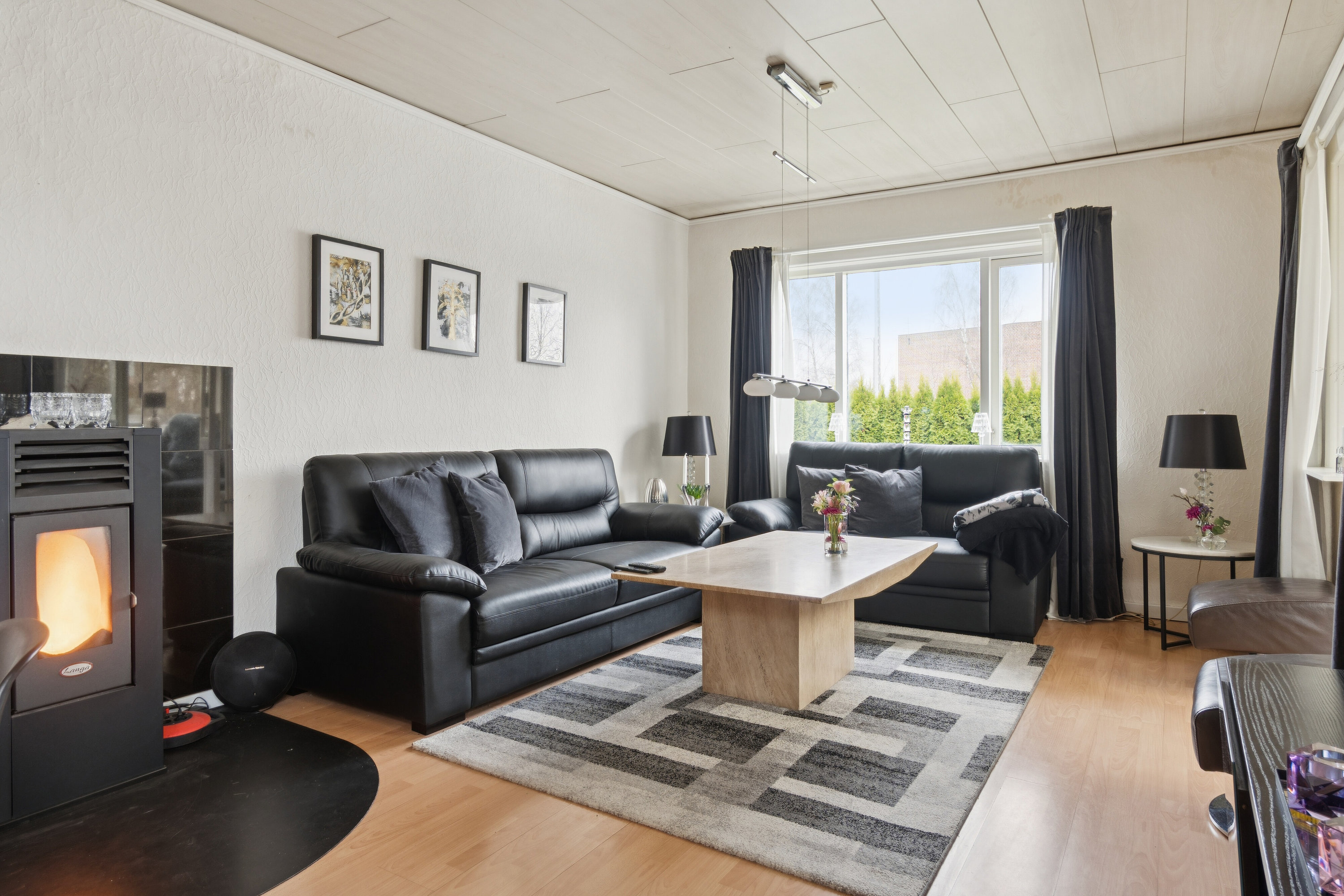 Fremhævet stue billede i fuldskærmstilstand. Billede af Resenbrovej 11, 2610 Rødovre