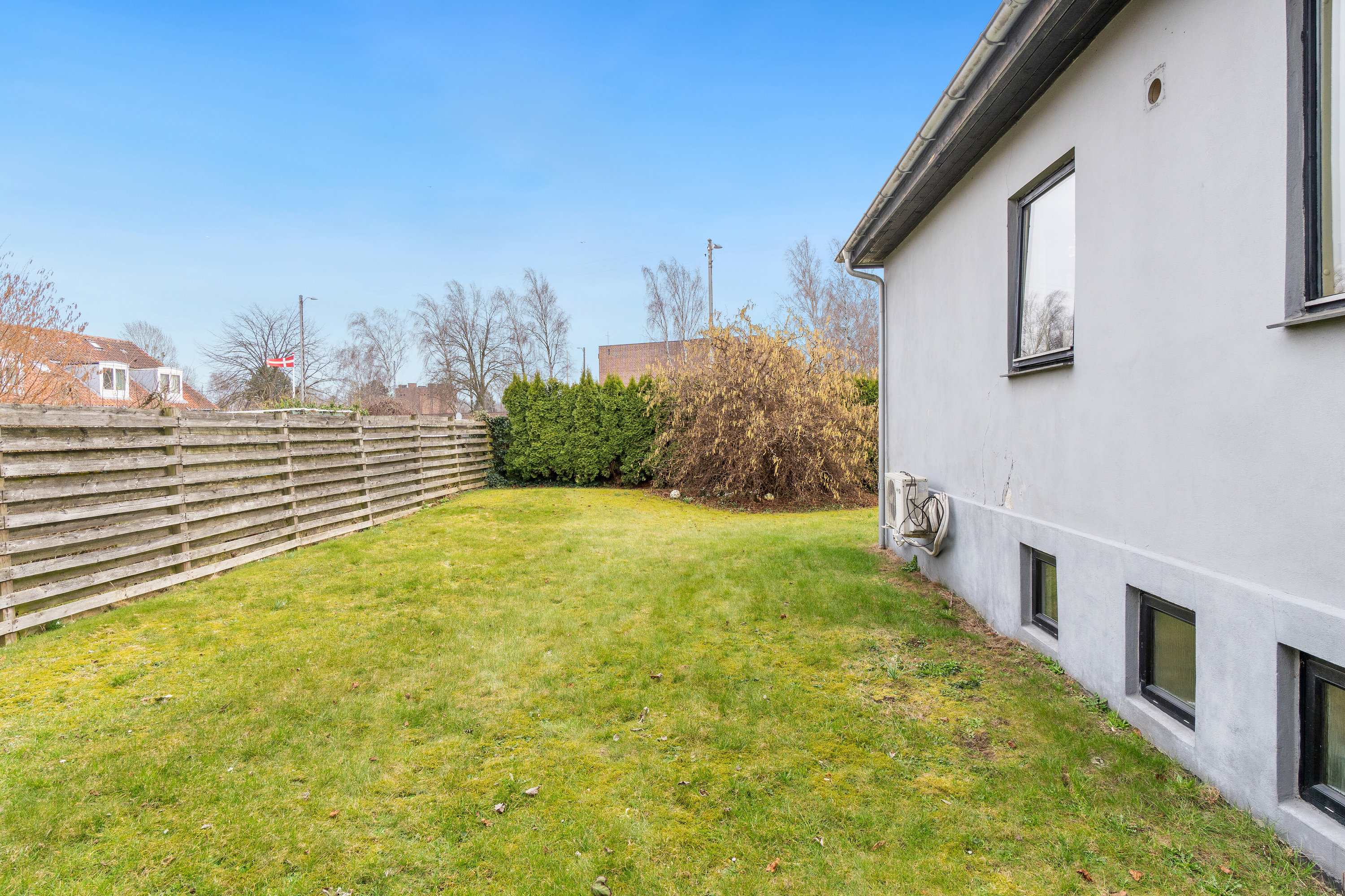 Fremhævet udendørs billede i fuldskærmstilstand. Billede af Resenbrovej 11, 2610 Rødovre