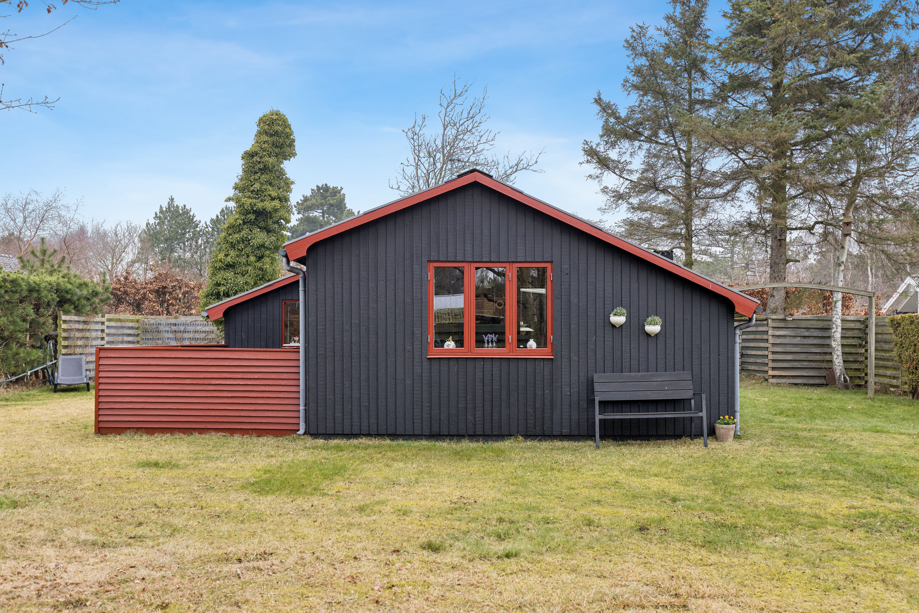 Fremhævet set fra haven billede i fuldskærmstilstand. Billede af Ingerslevvej 14, Bjerge Sydstrand, 4281 Gørlev