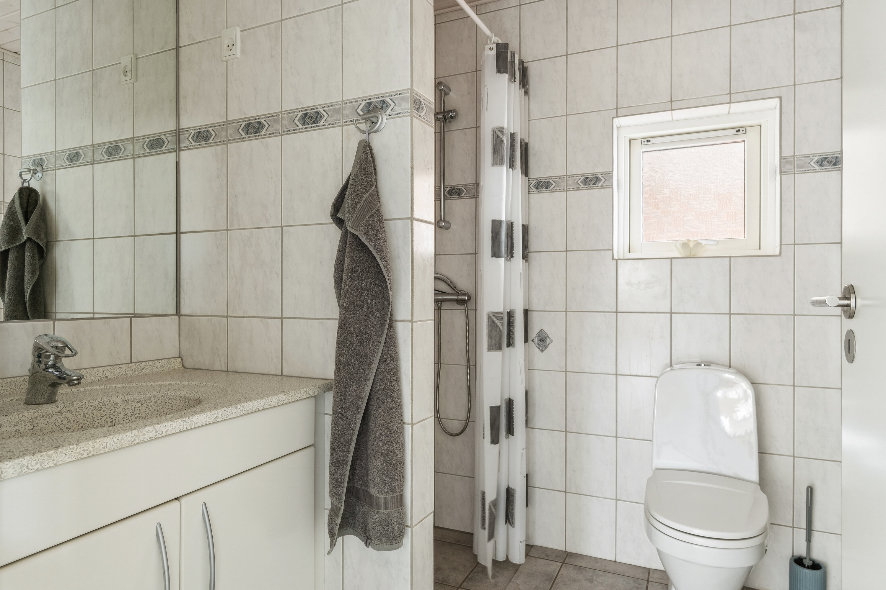 Fremhævet badeværelse billede i fuldskærmstilstand. Billede af Randersvej 33, 4200 Slagelse