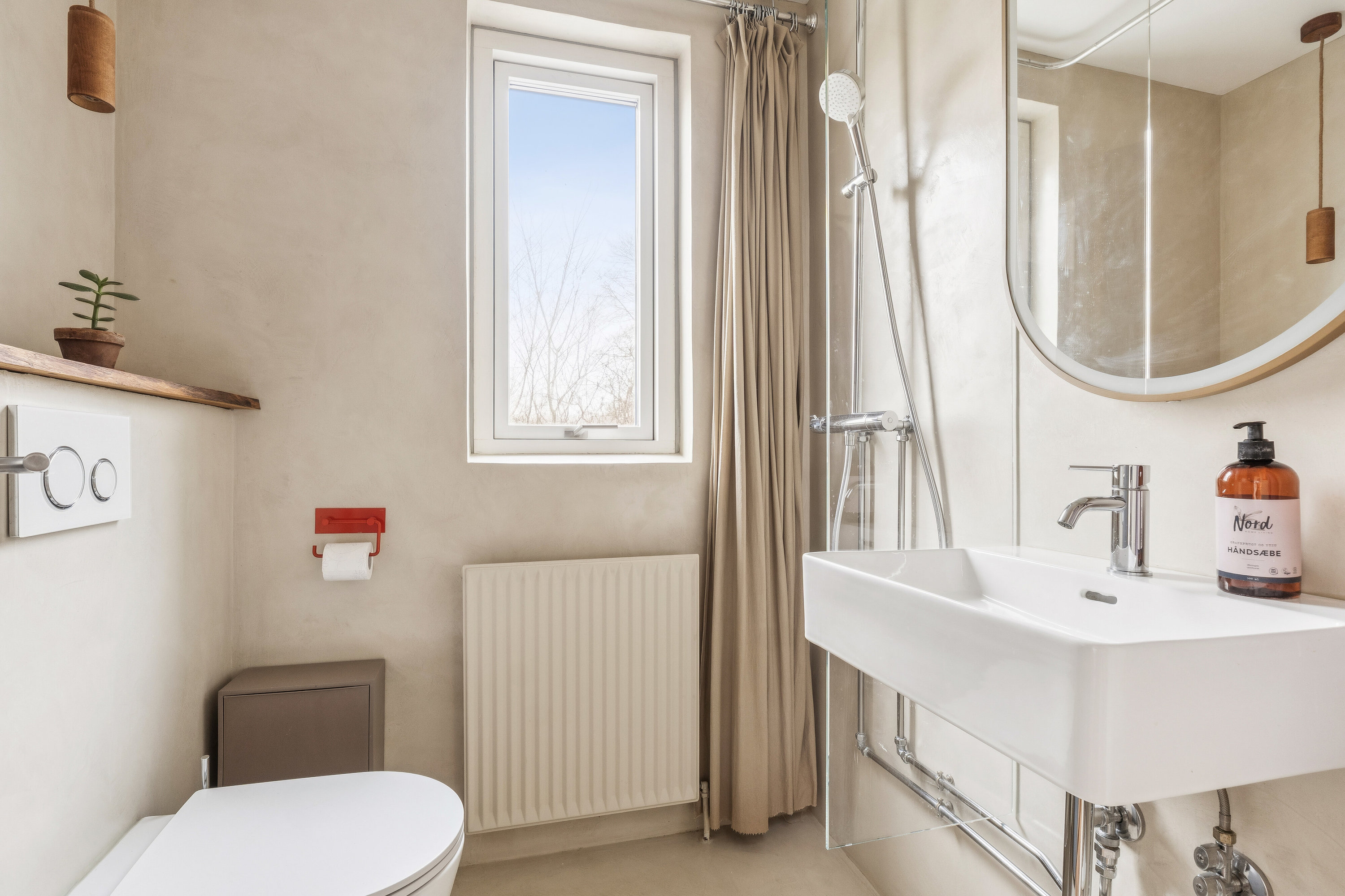 Fremhævet badeværelse billede i fuldskærmstilstand. Billede af Blomsterkrogen 21, 2620 Albertslund