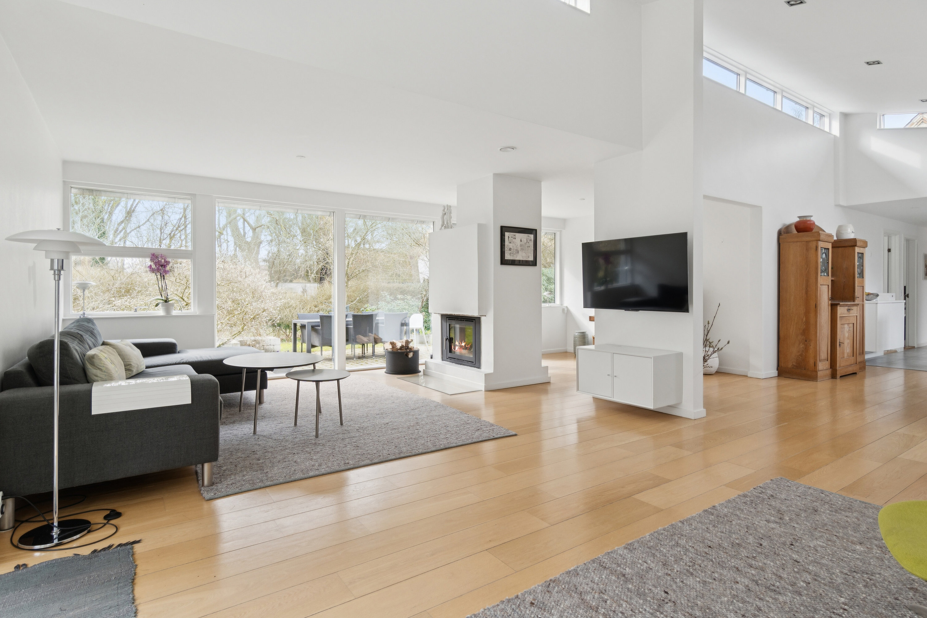 Fremhævet stue billede i fuldskærmstilstand. Billede af Dyrehavegårdsvej 46B, 2800 Kongens Lyngby