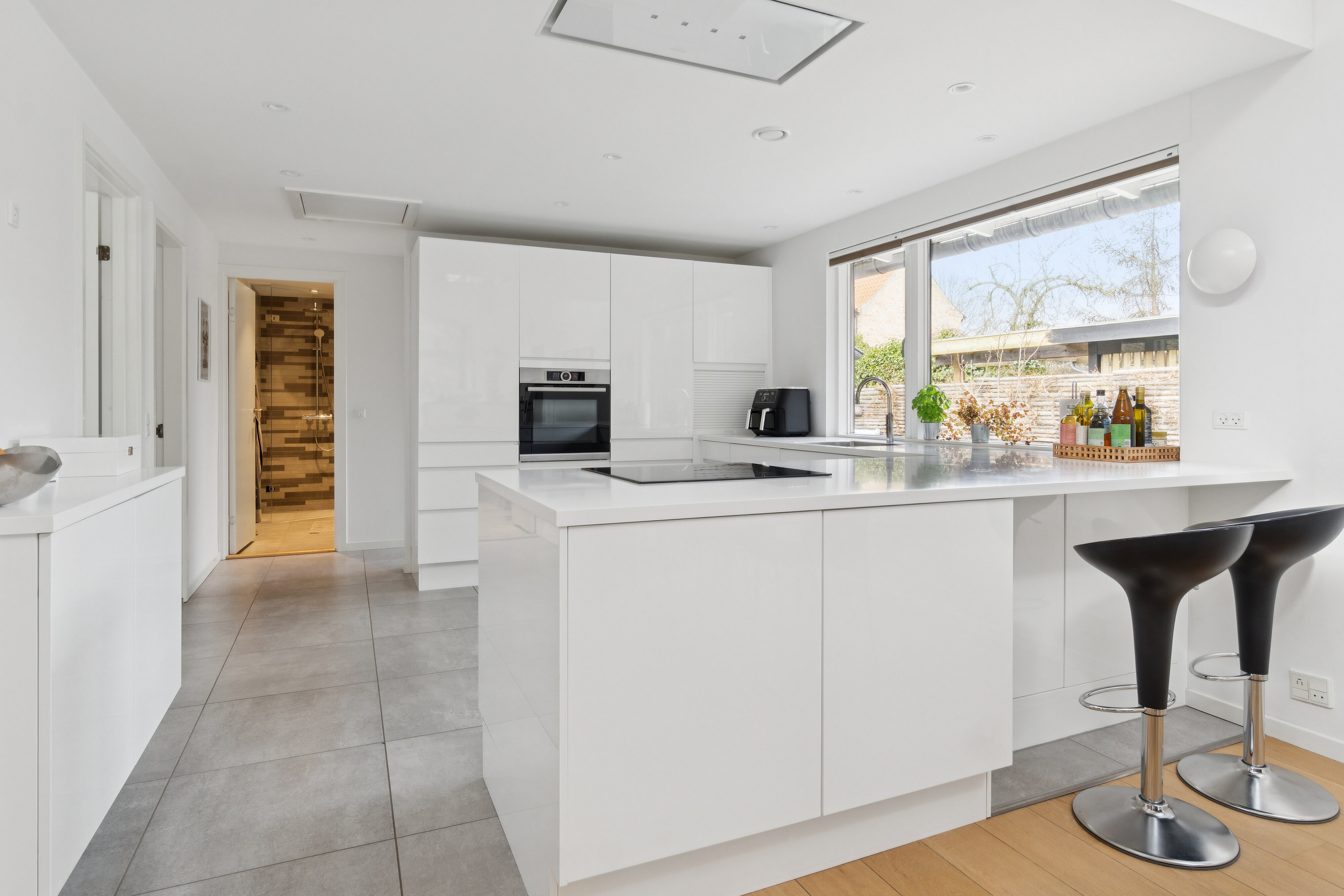 Fremhævet køkken billede i fuldskærmstilstand. Billede af Dyrehavegårdsvej 46B, 2800 Kongens Lyngby