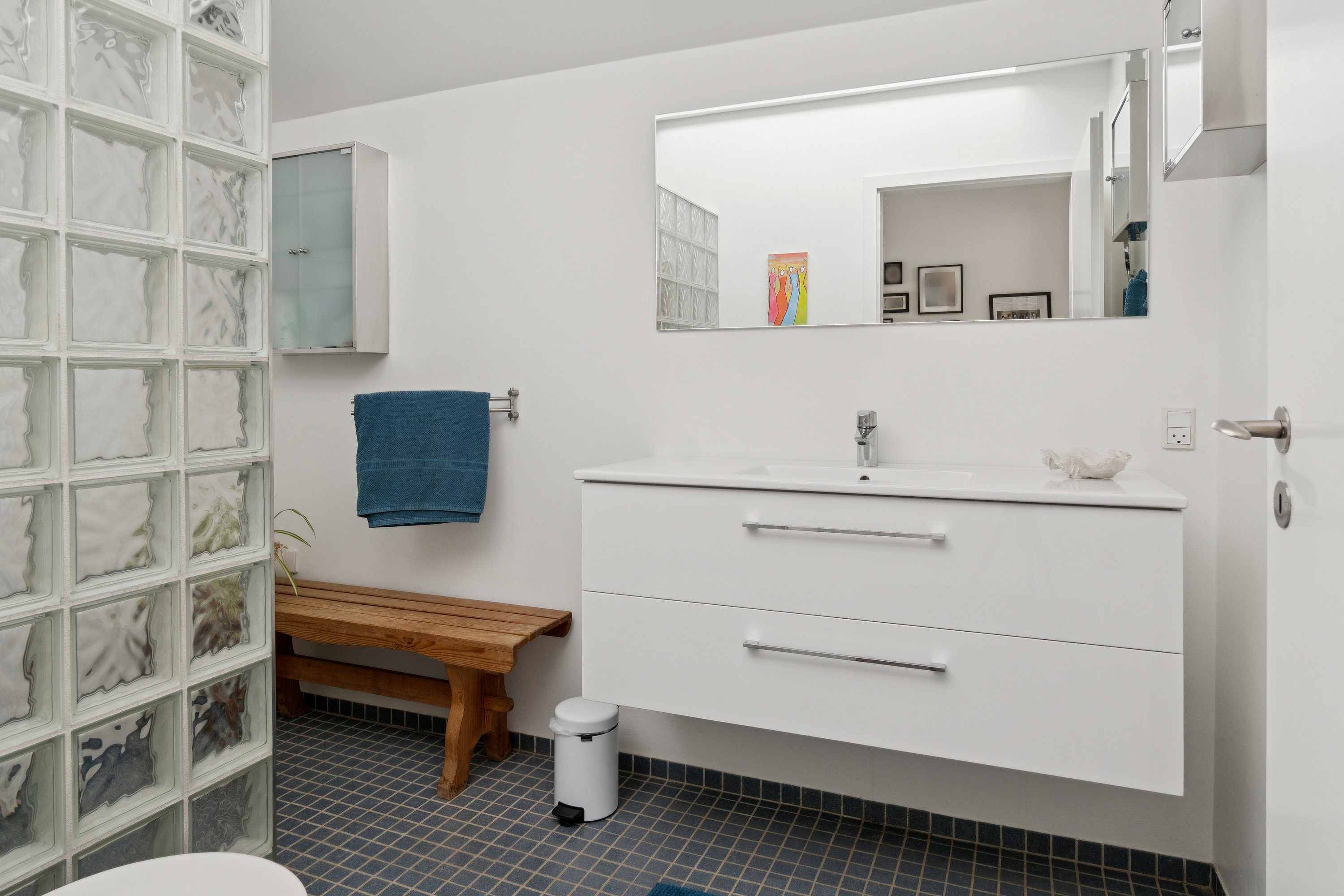 Fremhævet badeværelse billede i fuldskærmstilstand. Billede af Dyrehavegårdsvej 46B, 2800 Kongens Lyngby