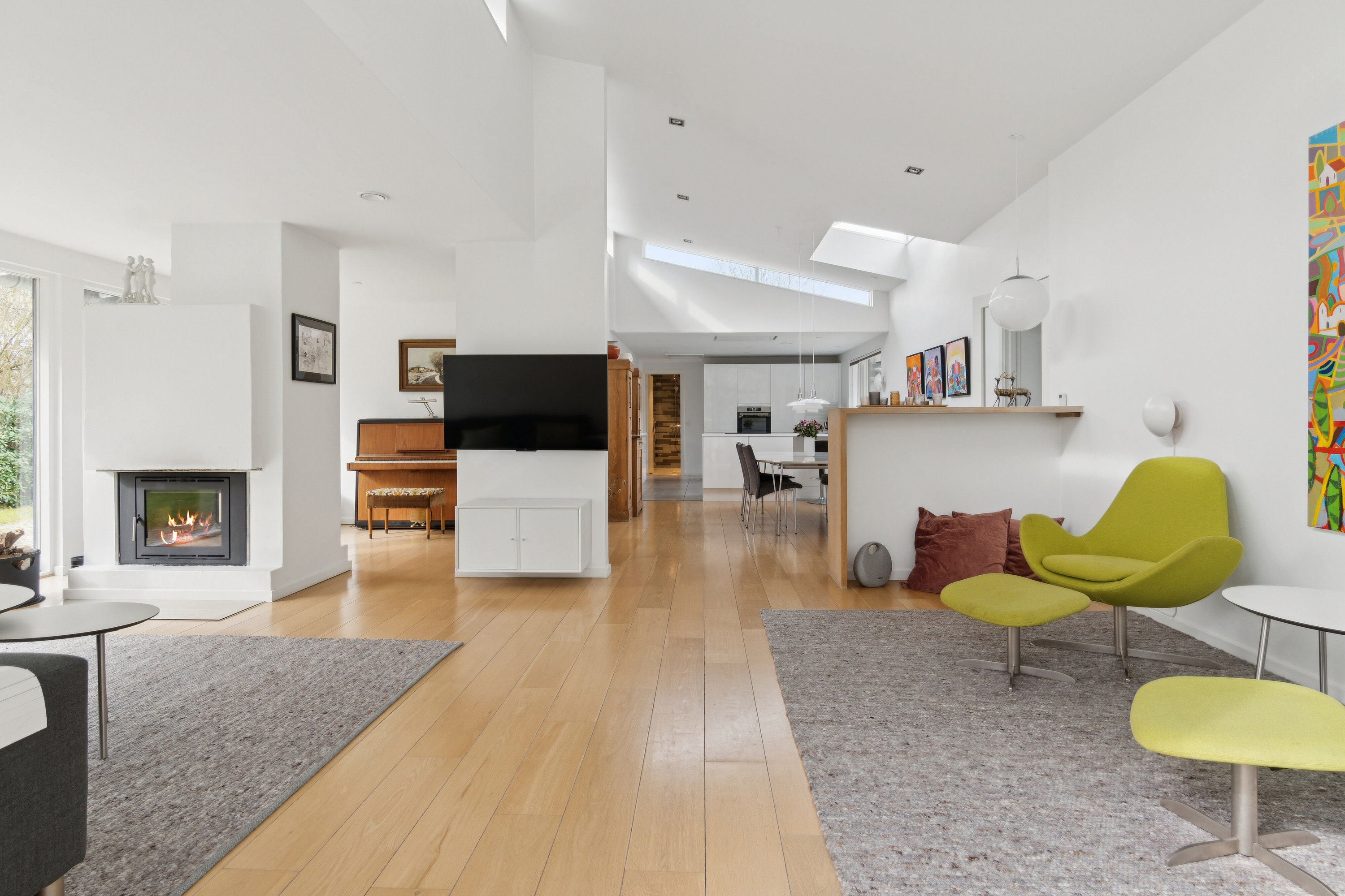 Fremhævet stue billede i fuldskærmstilstand. Billede af Dyrehavegårdsvej 46B, 2800 Kongens Lyngby