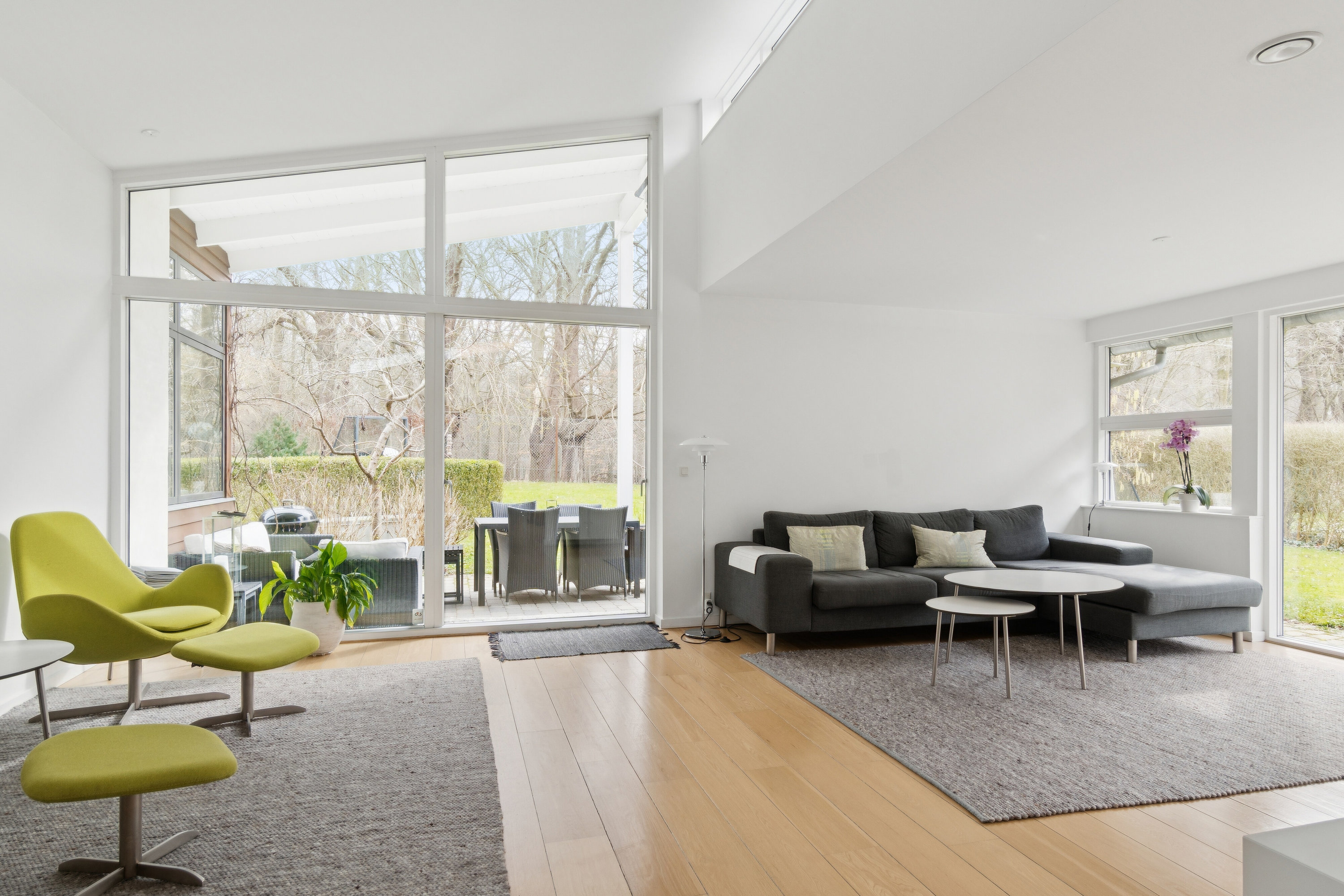 Fremhævet stue billede i fuldskærmstilstand. Billede af Dyrehavegårdsvej 46B, 2800 Kongens Lyngby