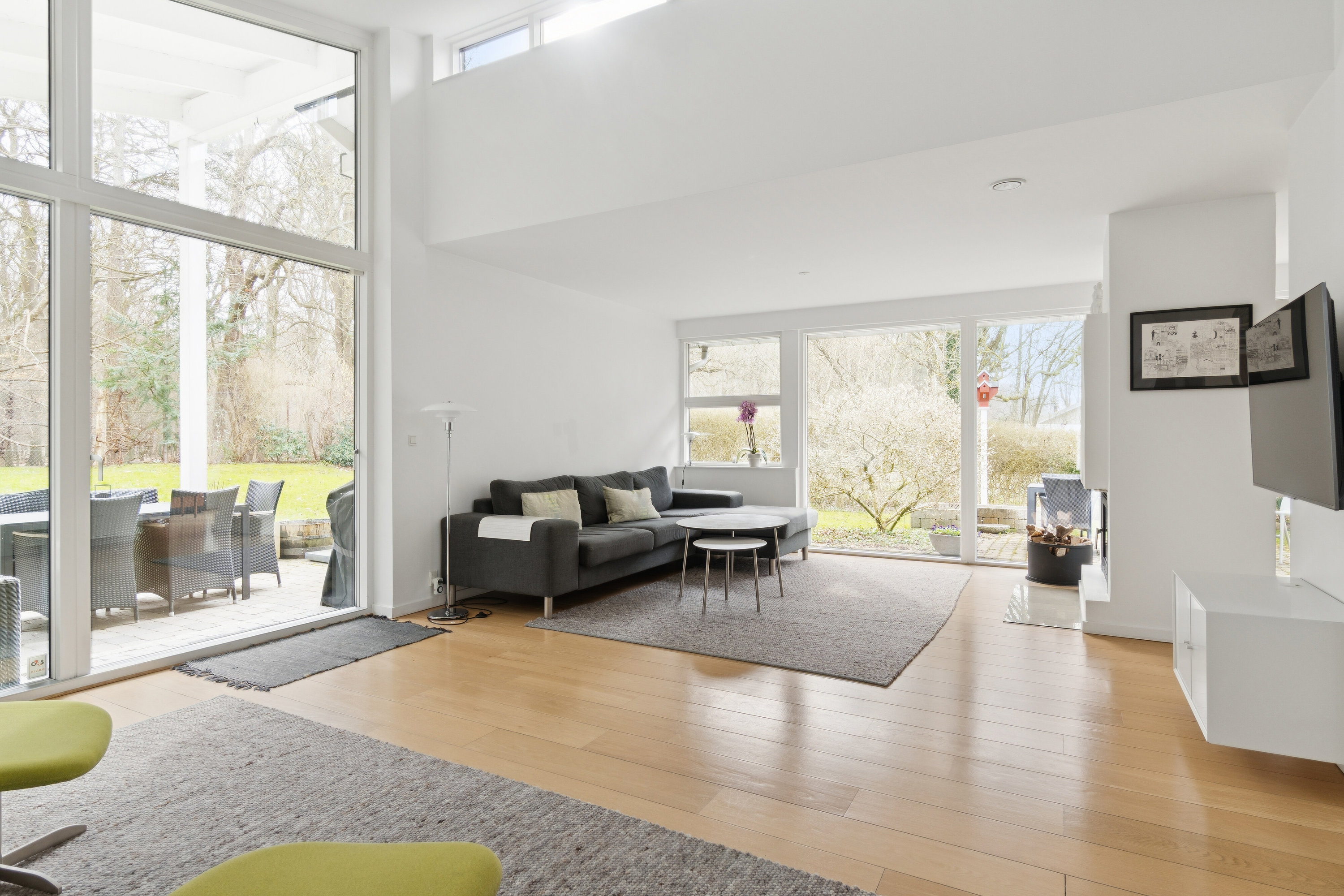 Fremhævet stue billede i fuldskærmstilstand. Billede af Dyrehavegårdsvej 46B, 2800 Kongens Lyngby