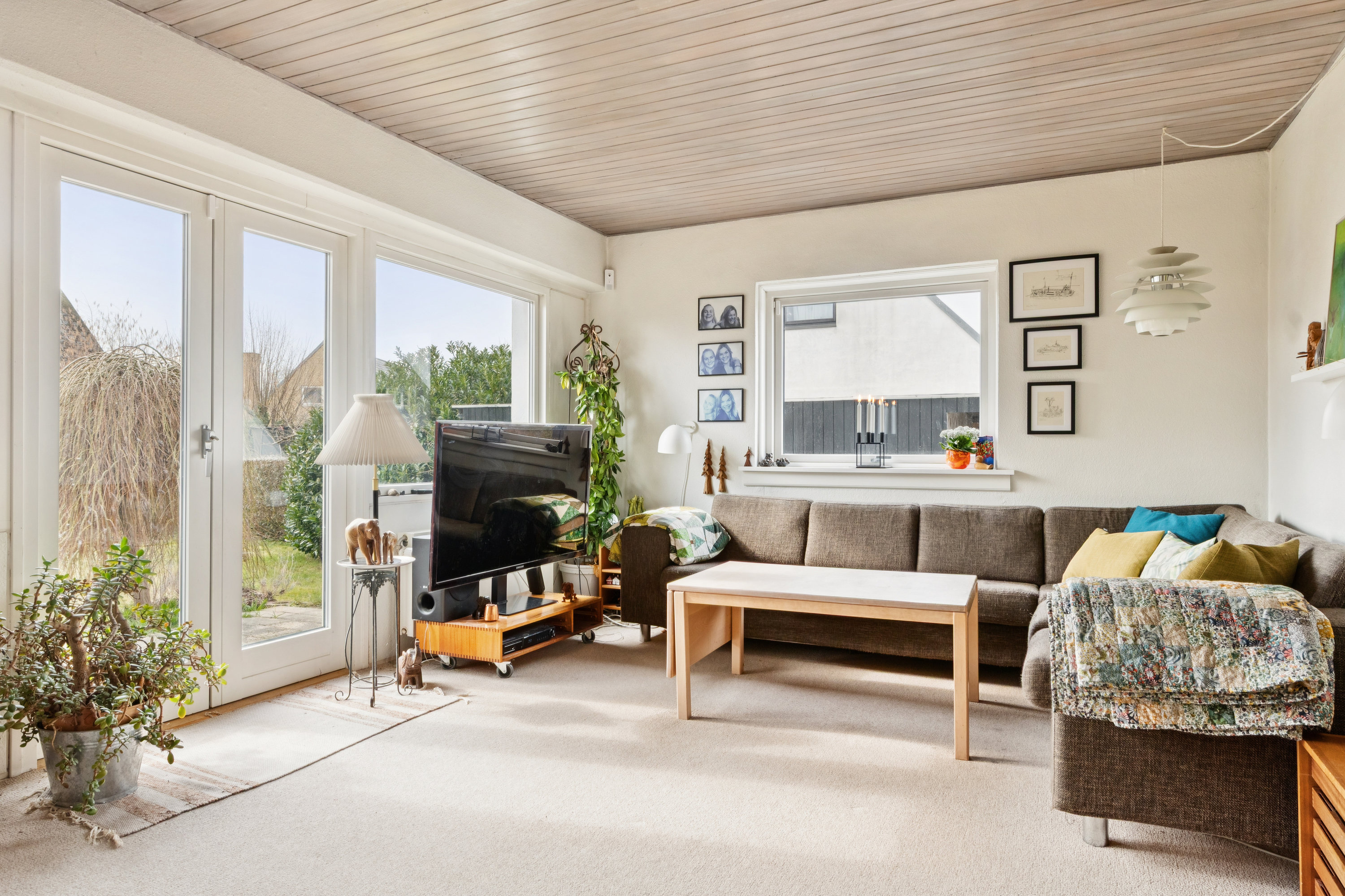 Fremhævet stue billede i fuldskærmstilstand. Billede af Stengårdsvænge 106, 2800 Kongens Lyngby